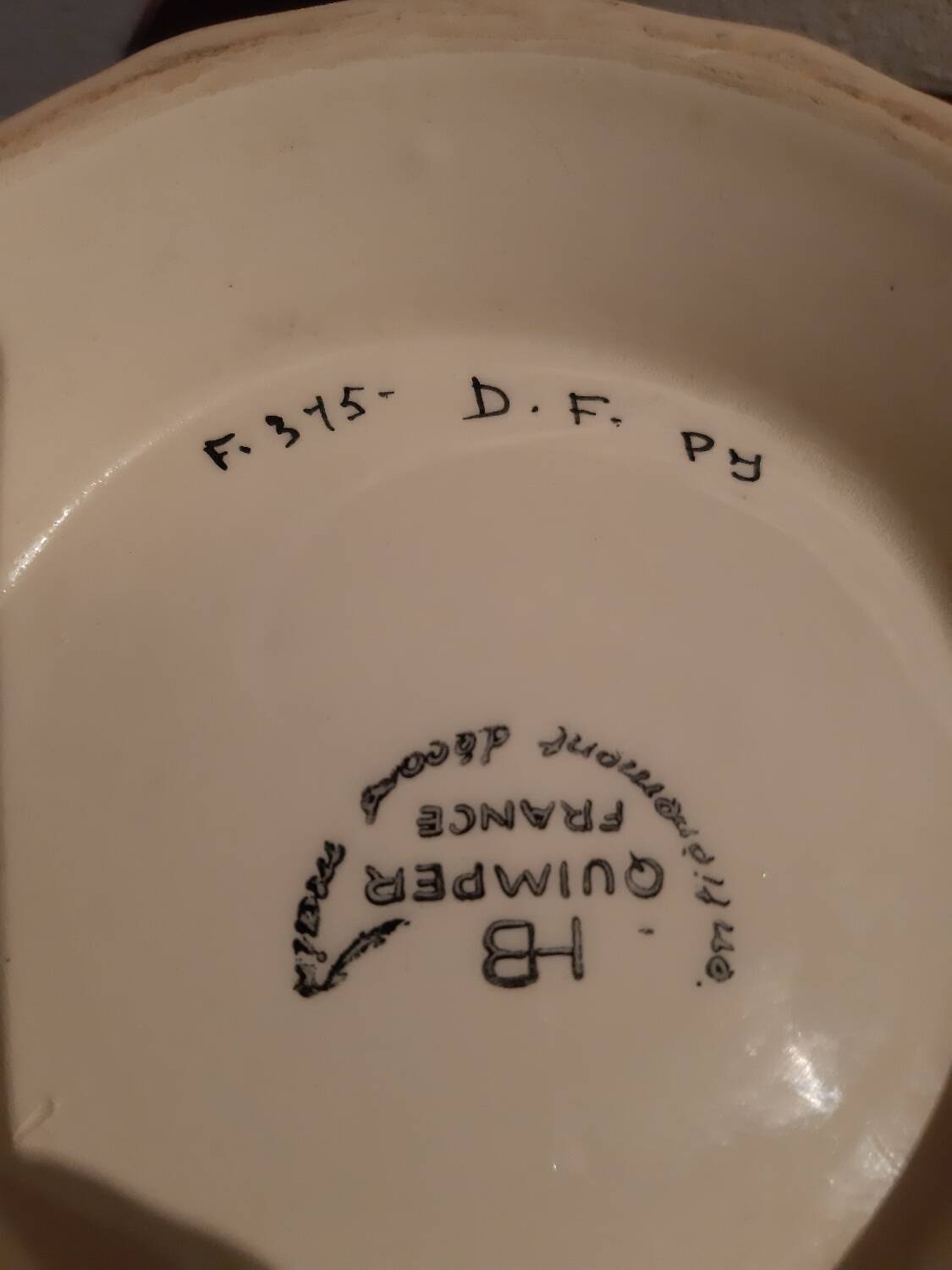 Henriot Quimper tureen