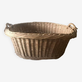 XL wicker laundry basket