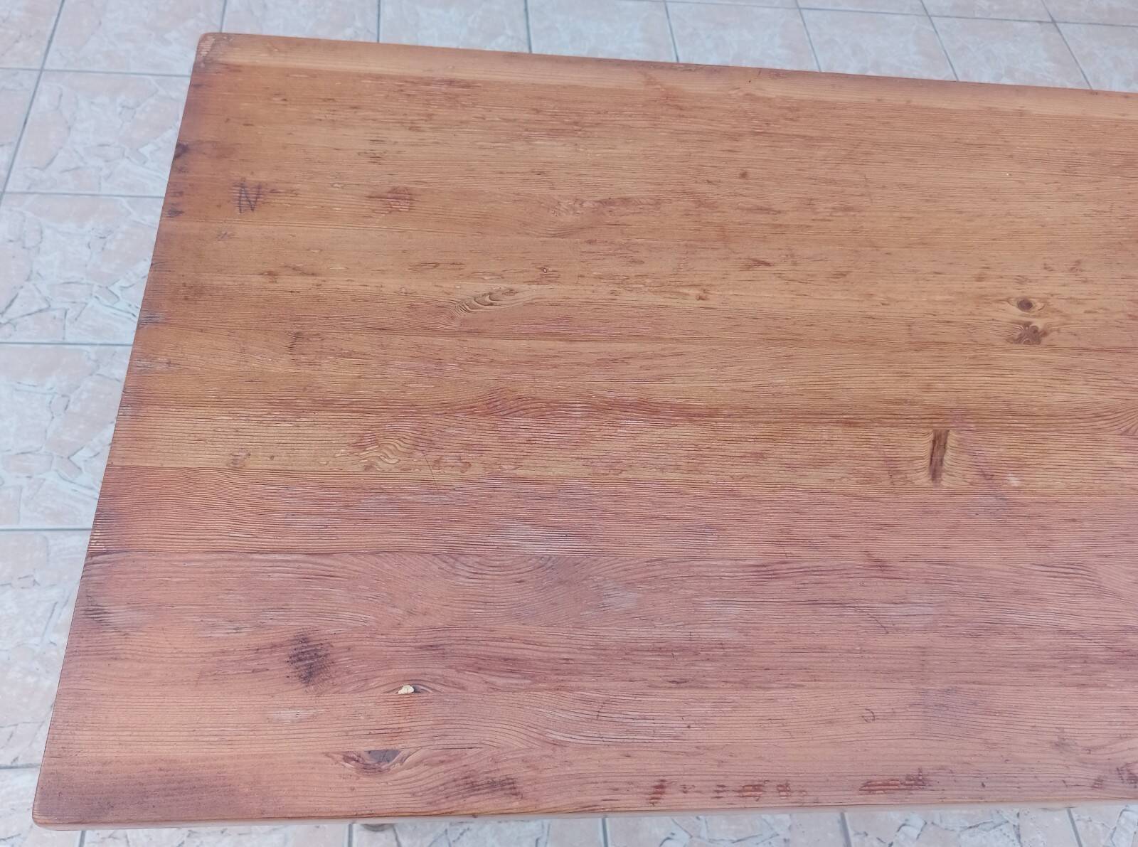 Vintage table in solid pine