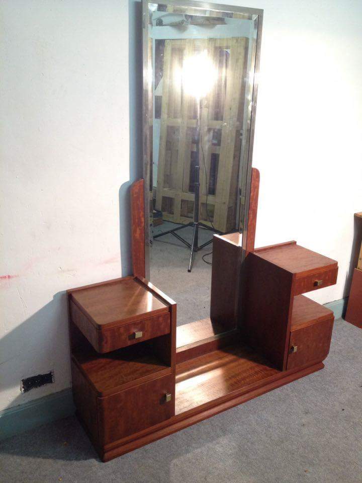 Mahogany vanity table