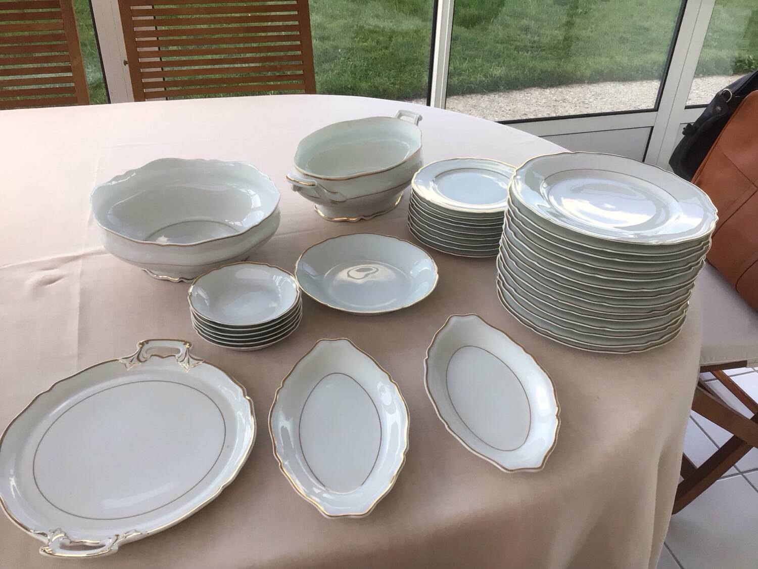 Porcelain dinner service