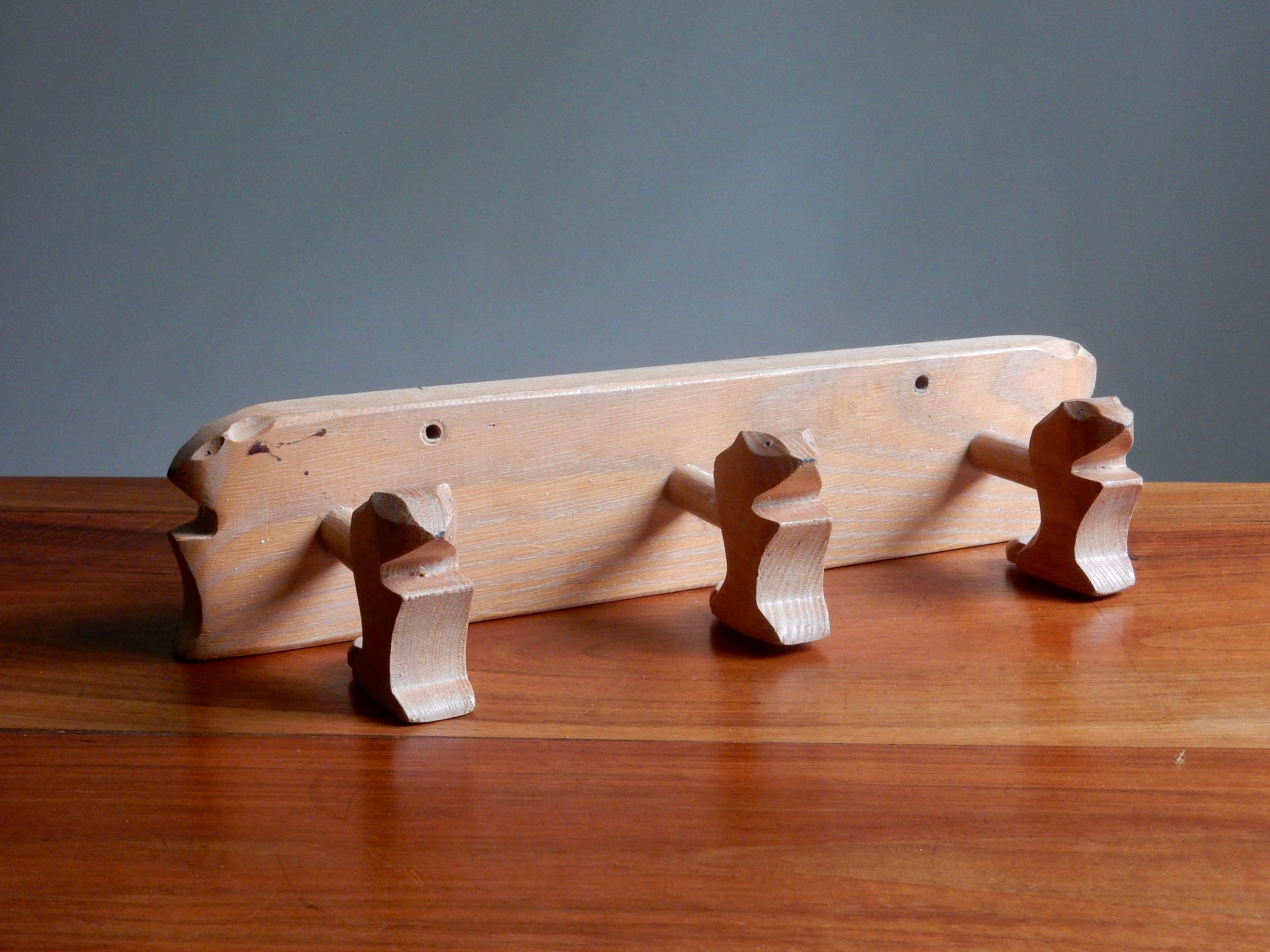 Marmot / Vintage wooden patère coat rack