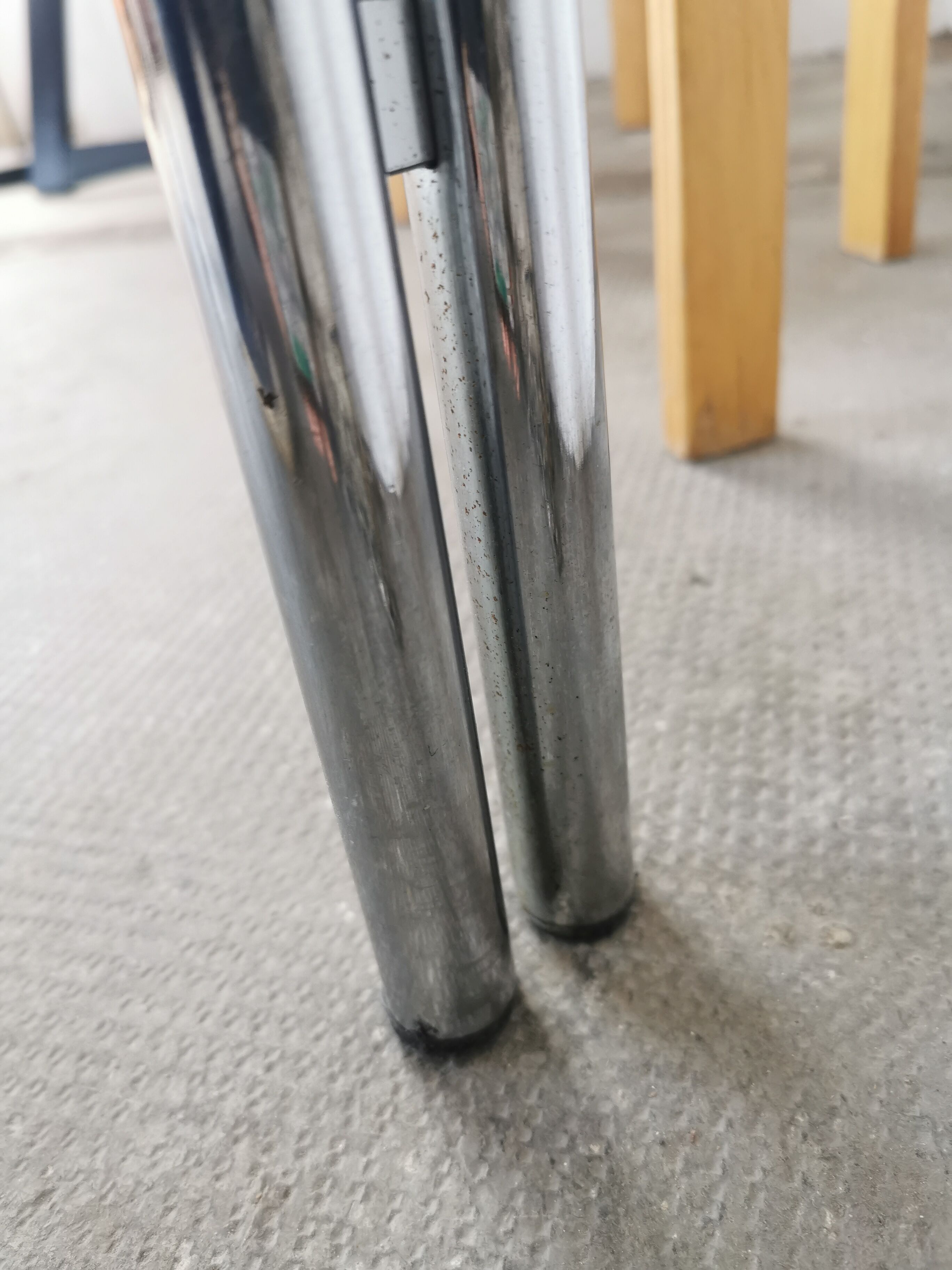 Table in metal chrome and glass 1970