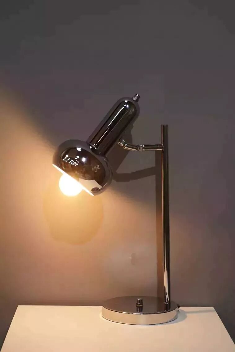 Lampe articulée en métal chromé années 60