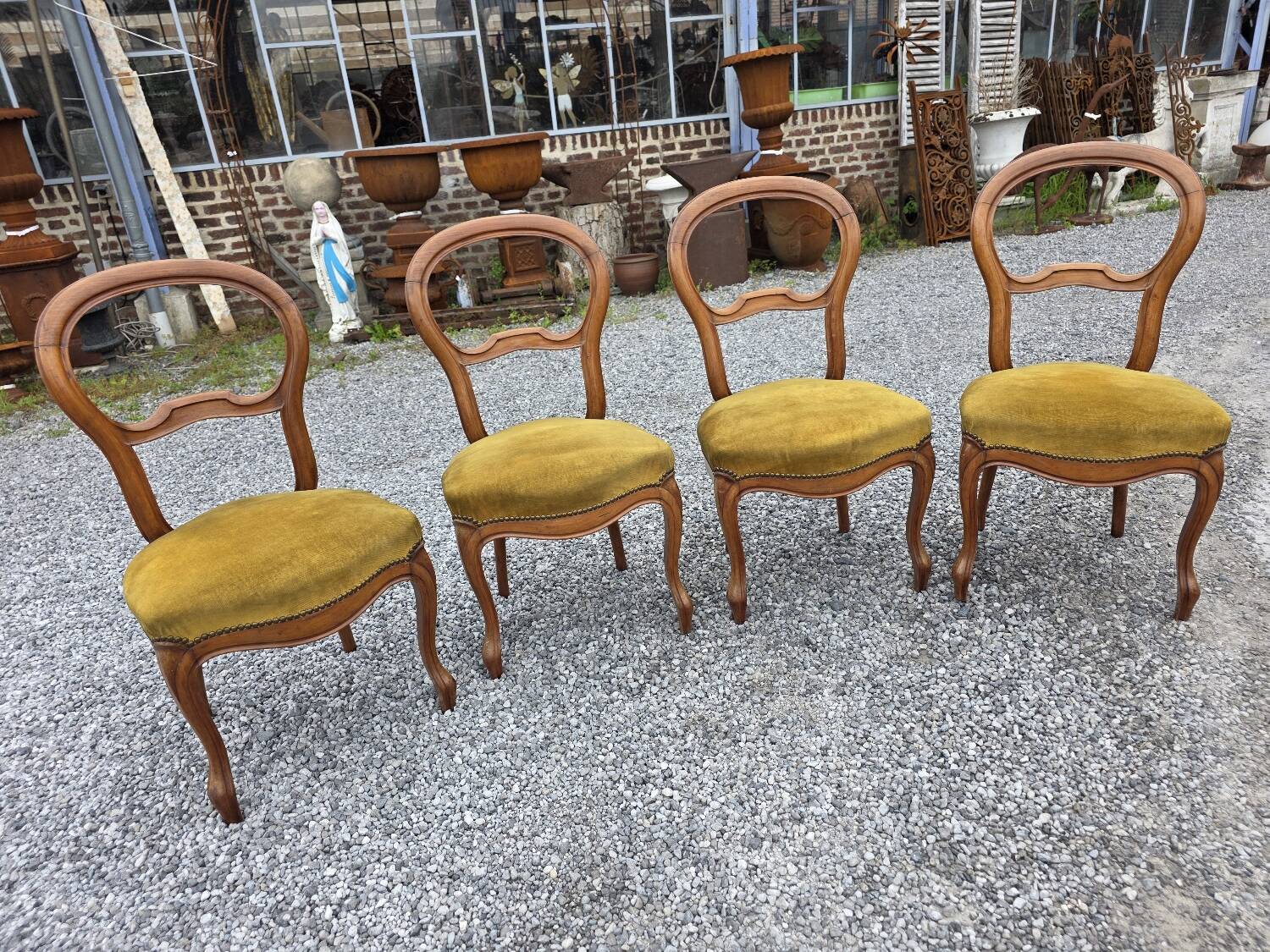 4 chaises style Louis Philippe en noyer