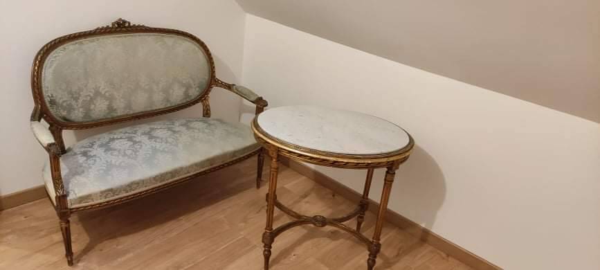 Gilded wood living room set and pedestal table