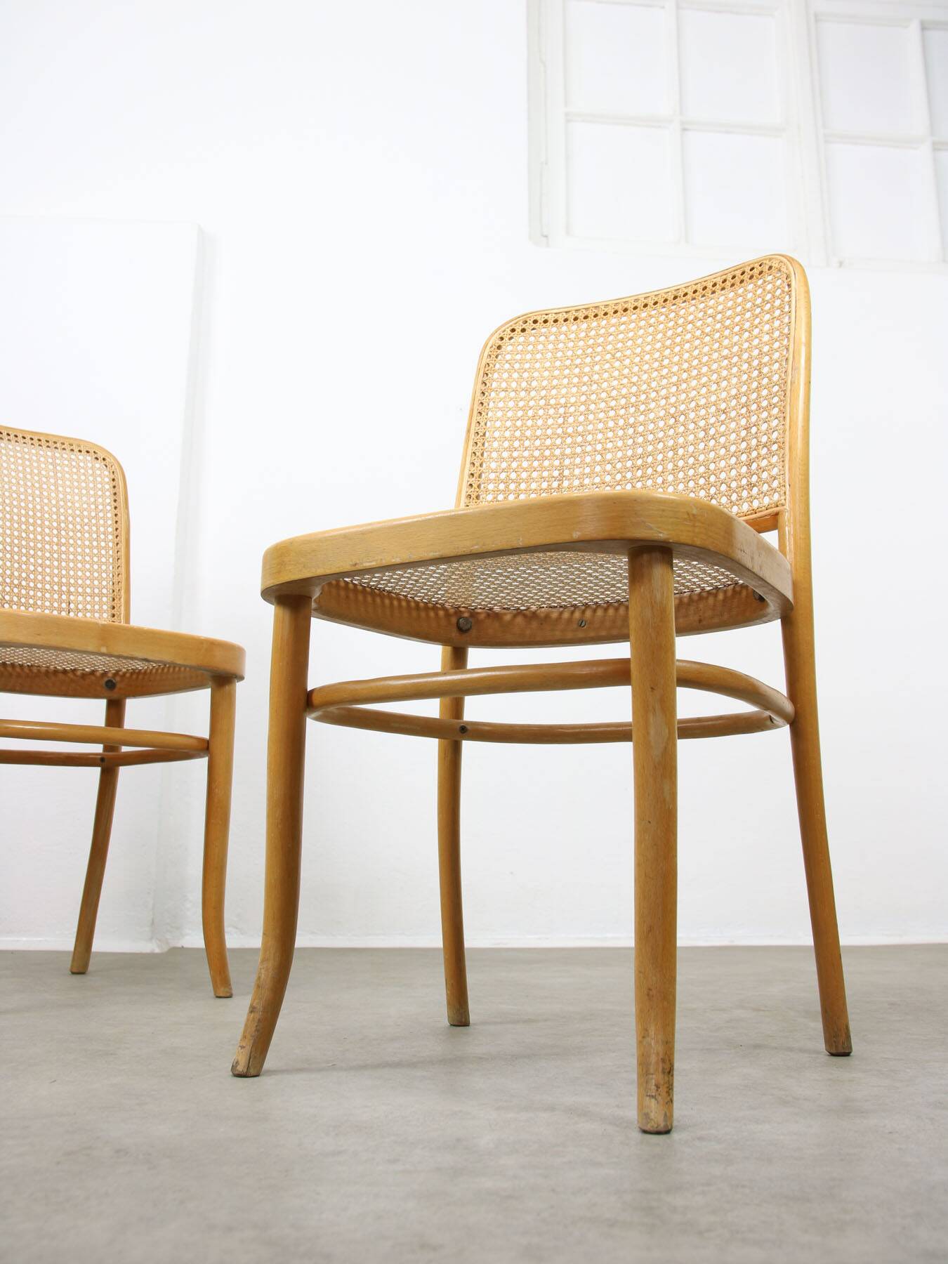 Paire de chaises vintage n°811 en bois courbé