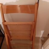 Folding chair in cannage