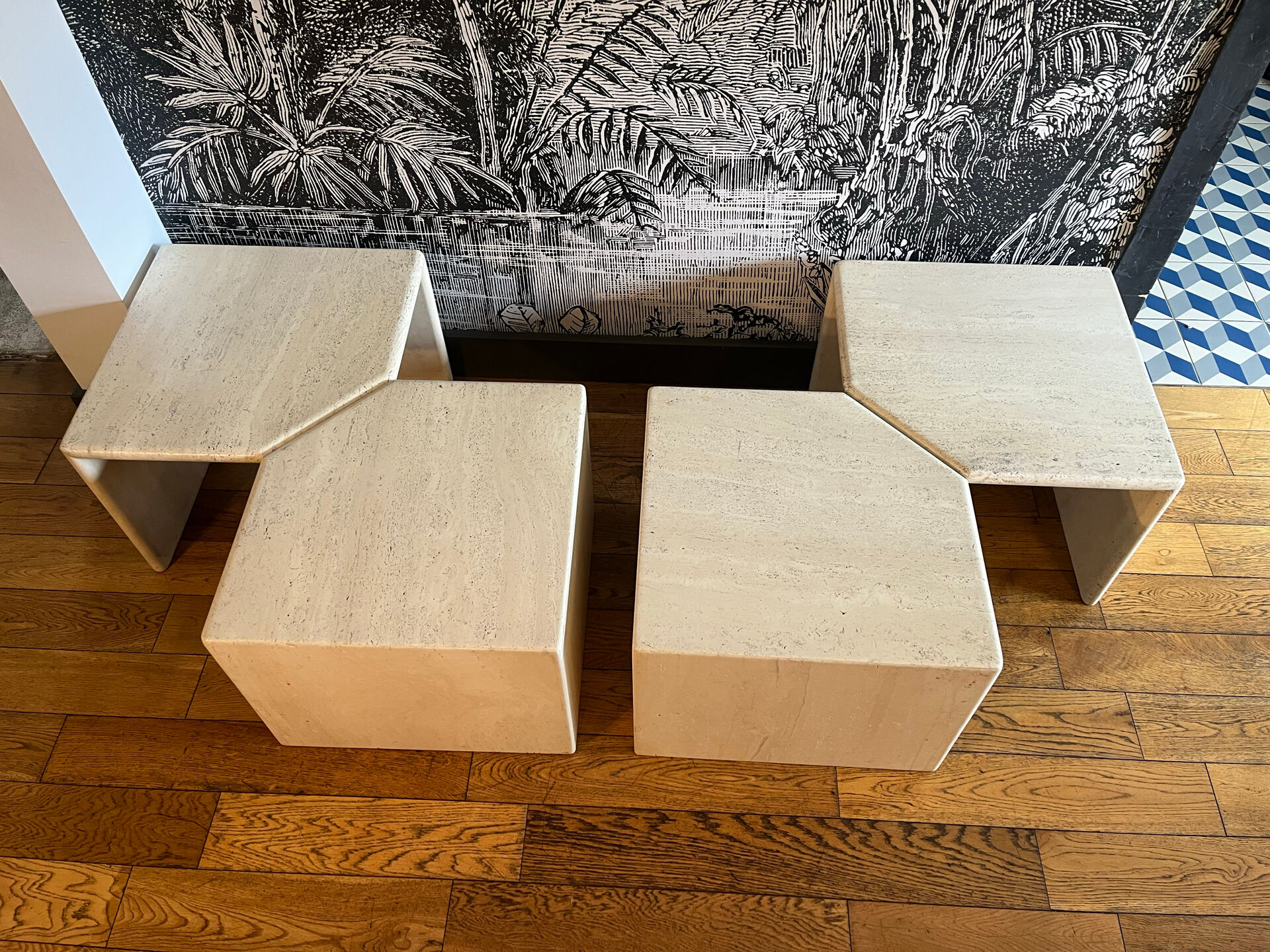 Modular coffee table in travertine, 4 elements.