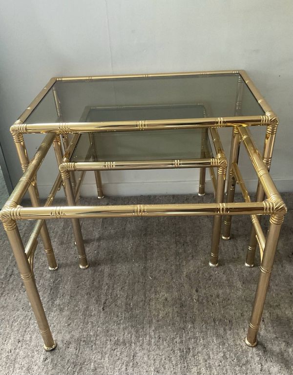 Duo tables gigognes dorées décor bambou années 70