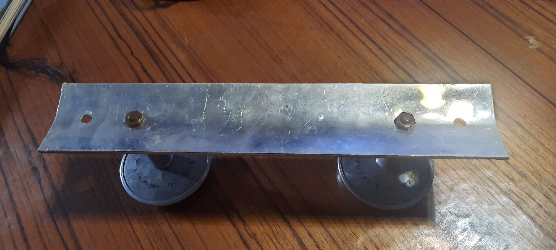 Set of 2 aluminium wall coat hooks