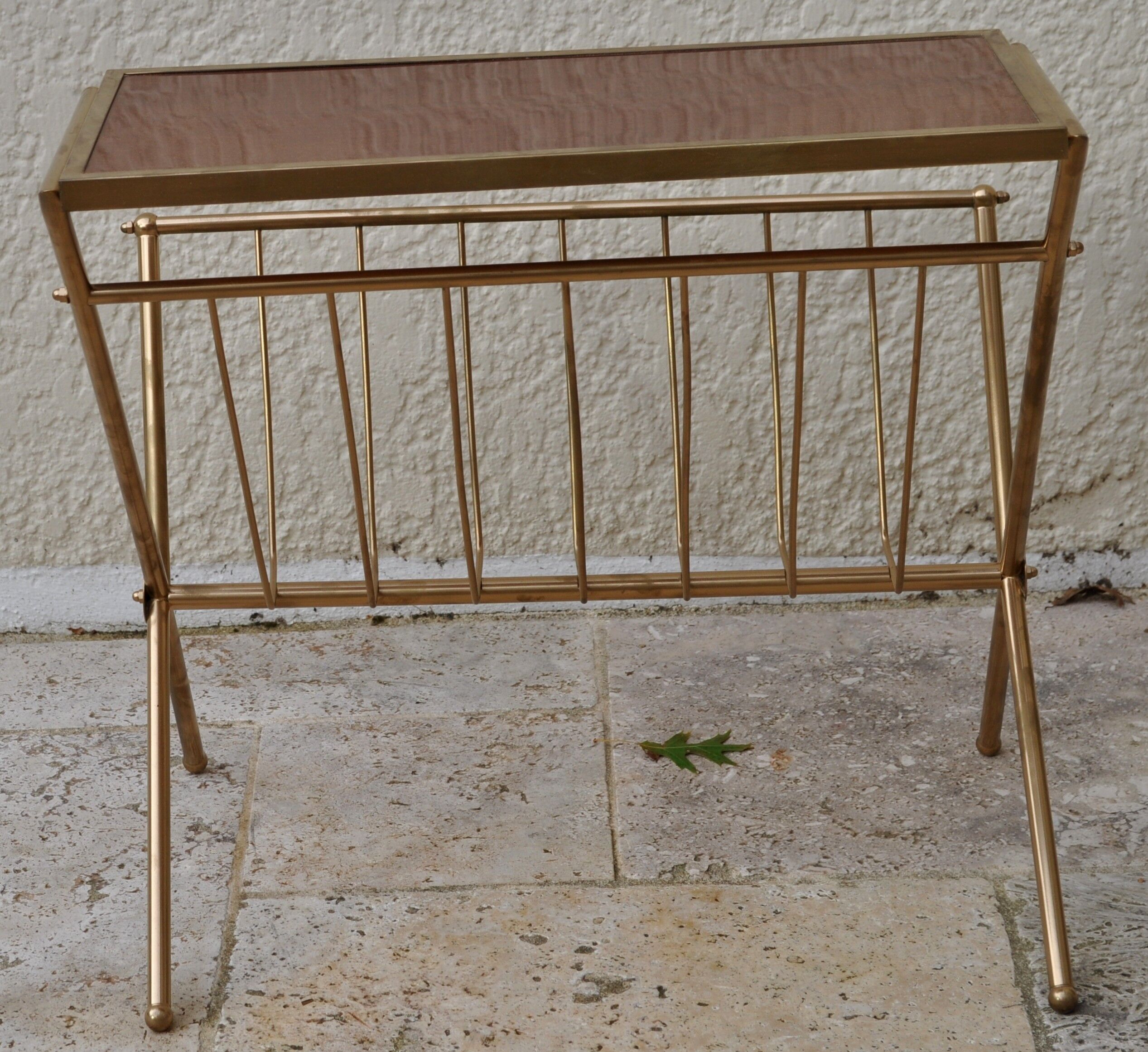 50's Tablet gold magazine holder