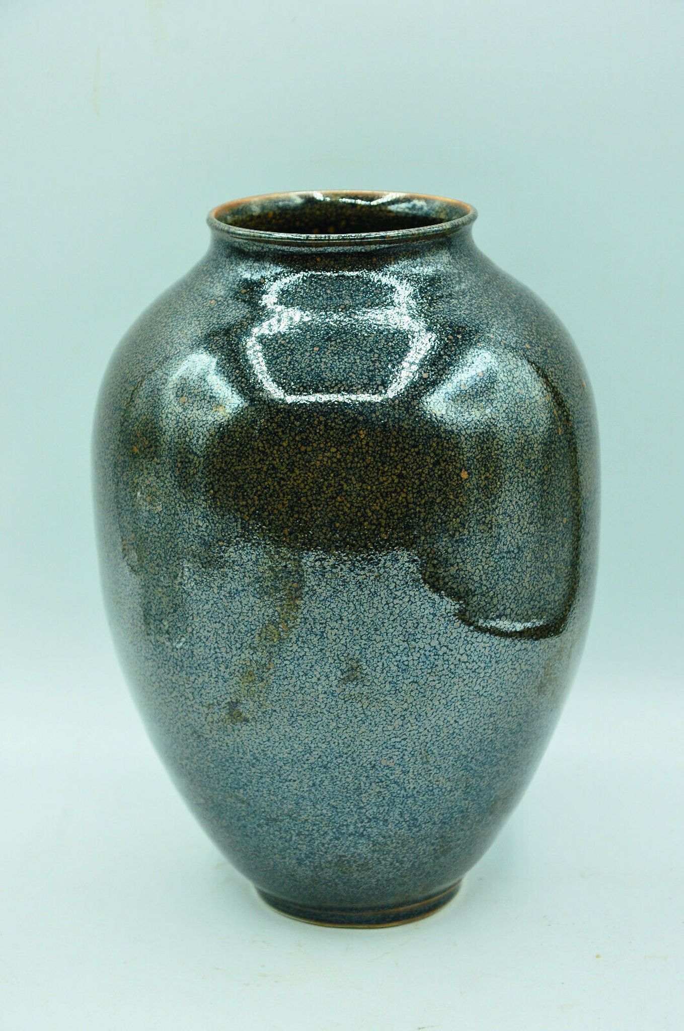 Vase enamelled speckled decoration
