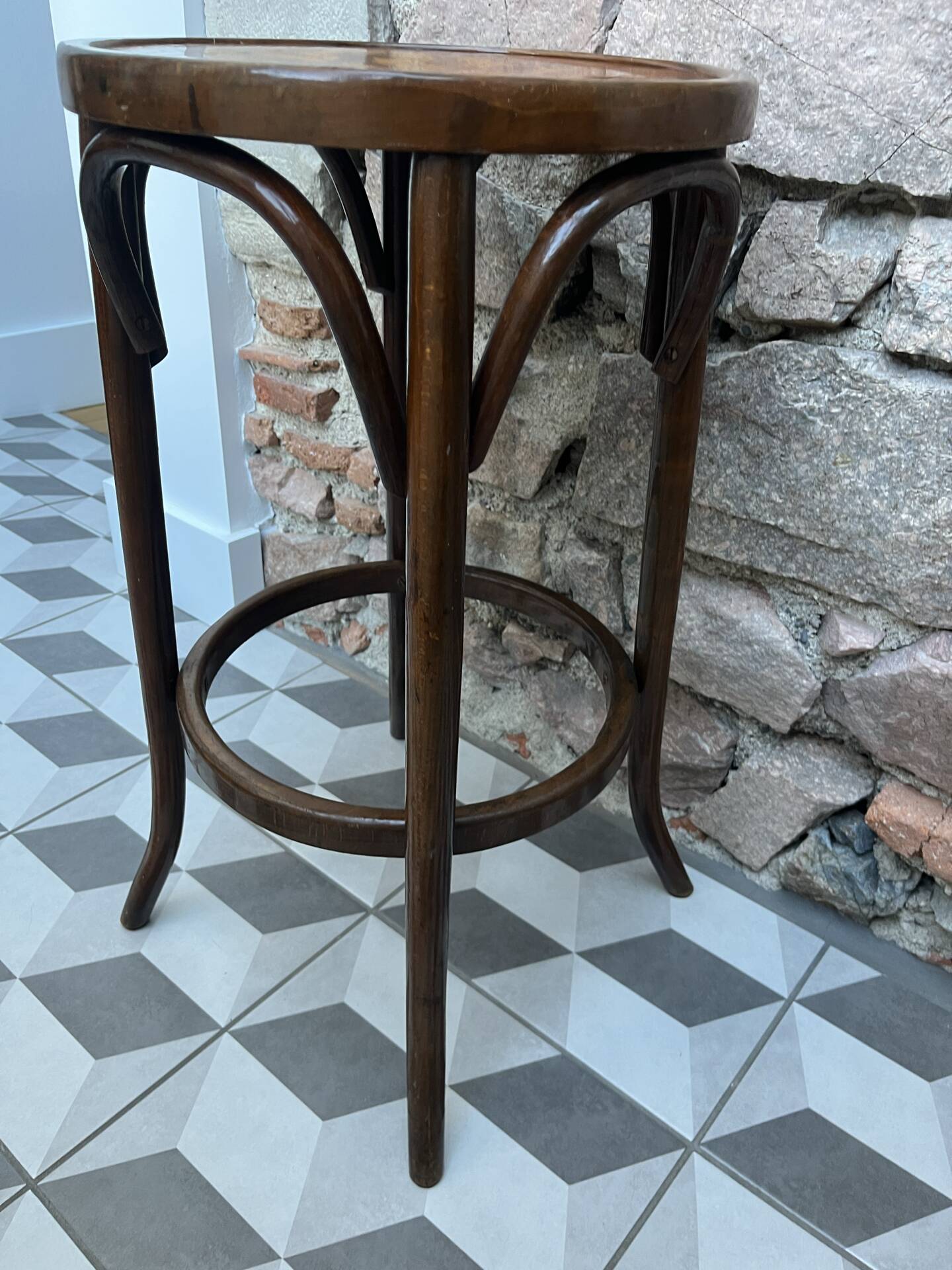 Tabouret haut de bar 1900 bois courbé« Marguerites »