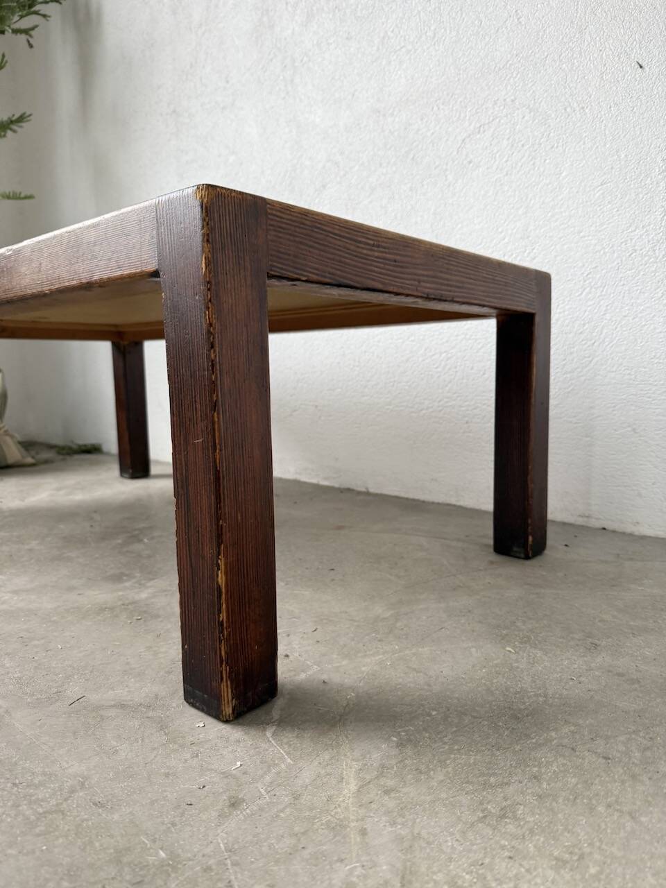 Dyem ceramic coffee table