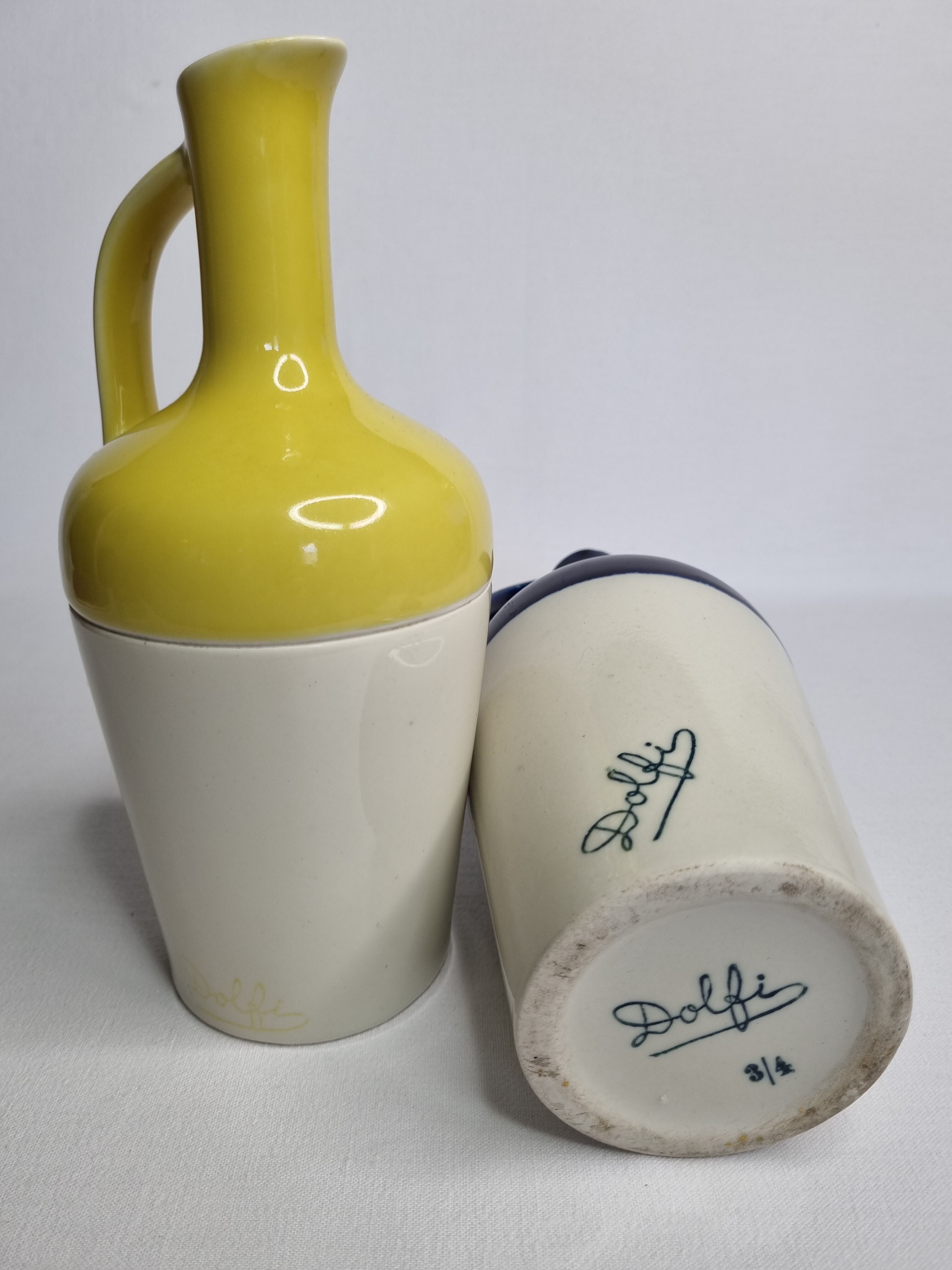 Two decanters "Dolfi", cobalt blue and yellow, 23 cm