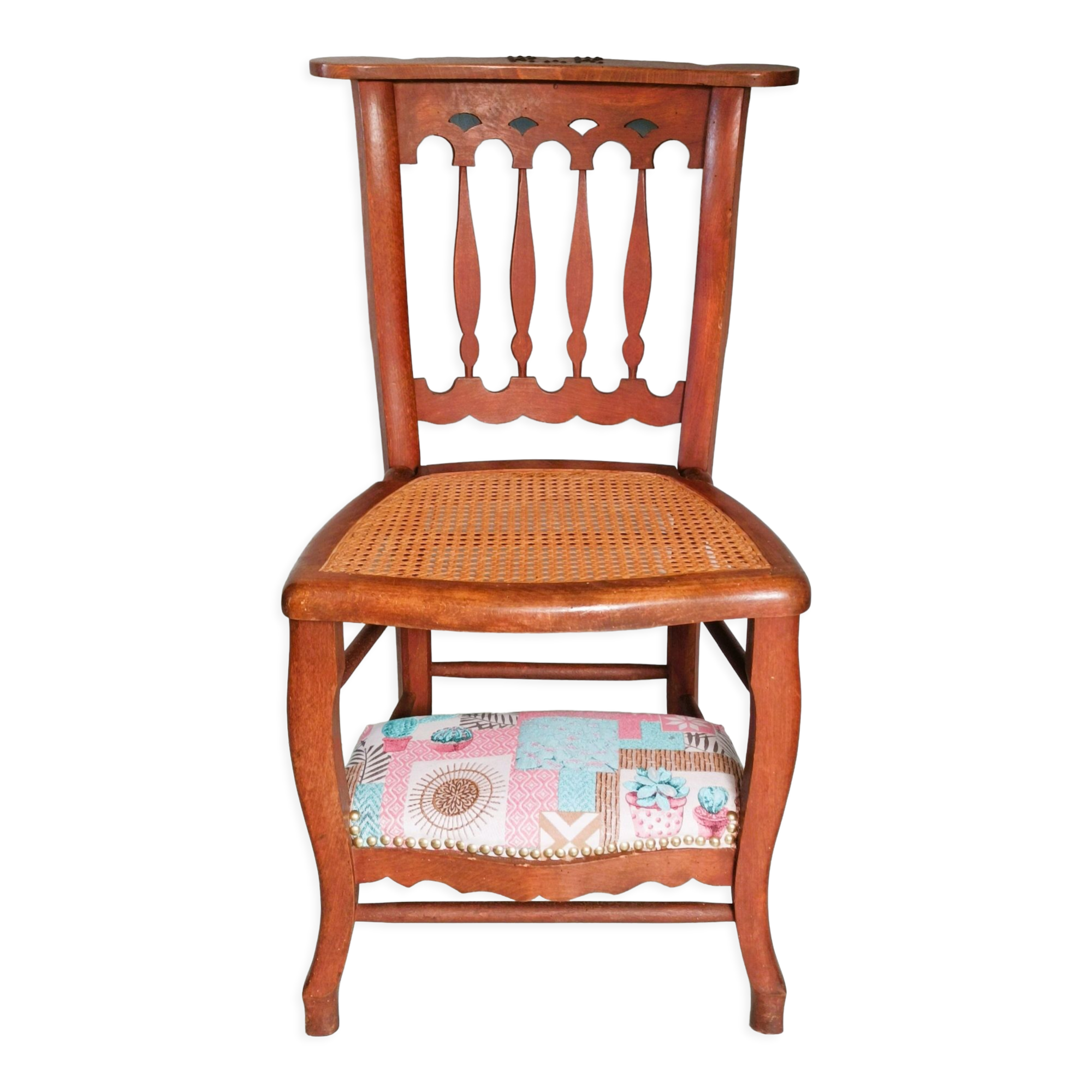 Chair prays to God ancient year