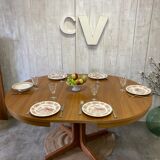 Vintage extendable round table