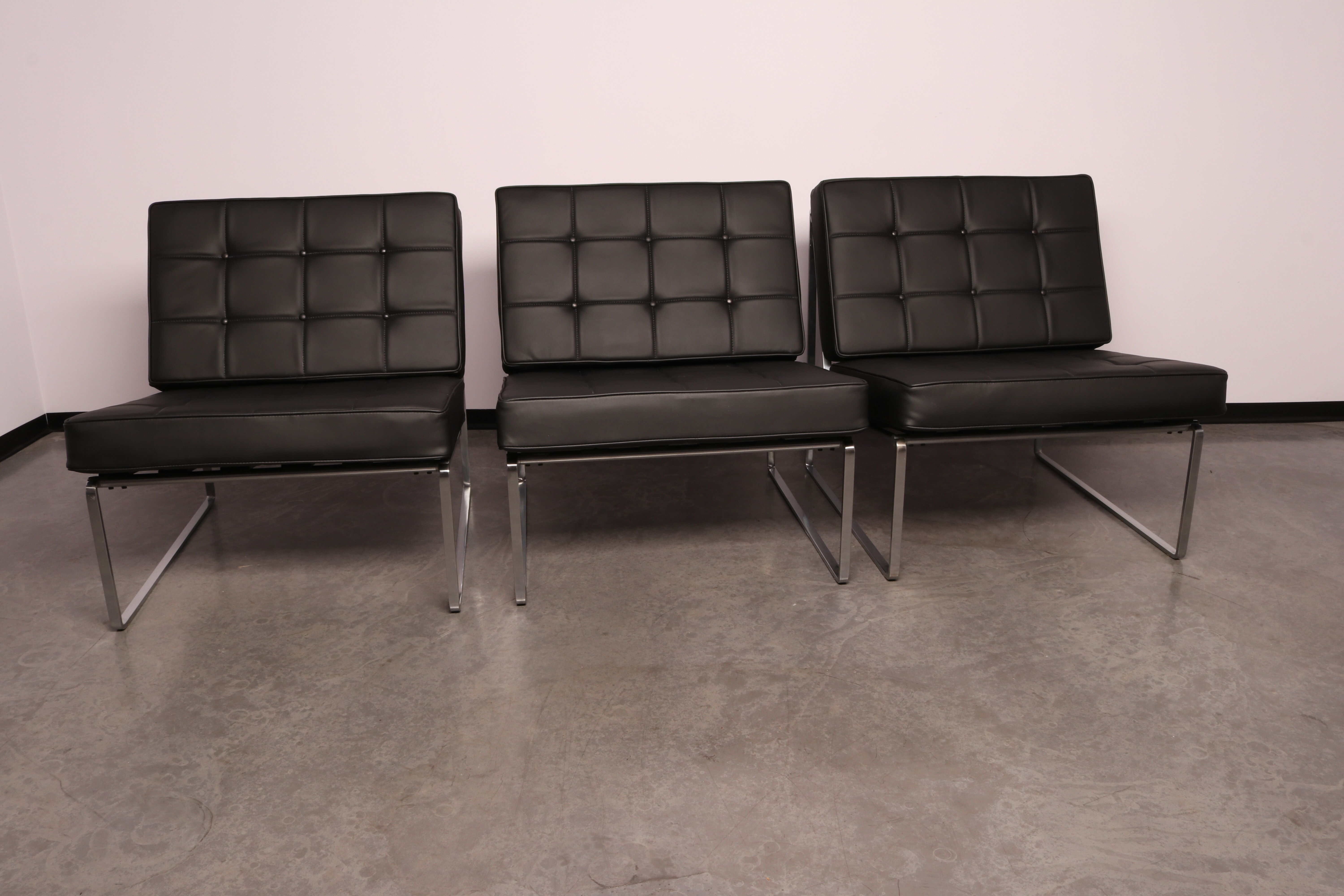 Set of 3 lounge chairs in black leather - model 024 - by Kho Liang Ie for Artifort - The Netherlands