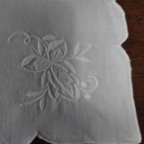 Set of eight embroidered linen napkins 39 X 41 cm