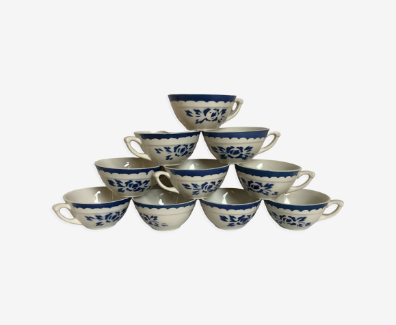 10 anciennes tasses faïence fleurs bleues pochoir