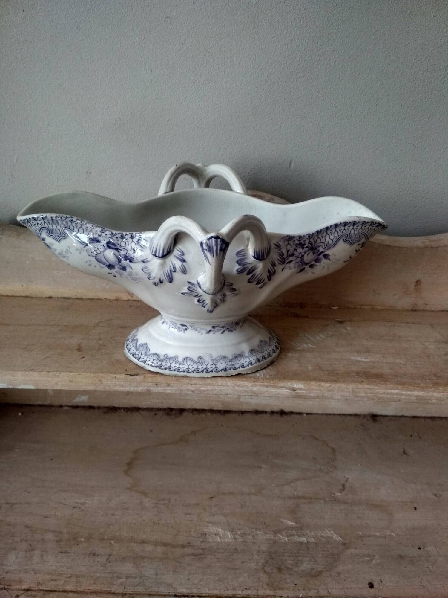 Iron earth gravy boat, Bouquet Creil & Montereau model, early 20th century