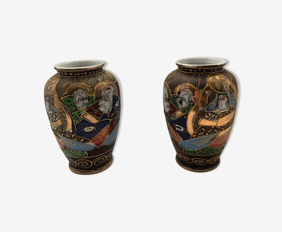 Deux petits vases porcelaine japonais tsasuma
