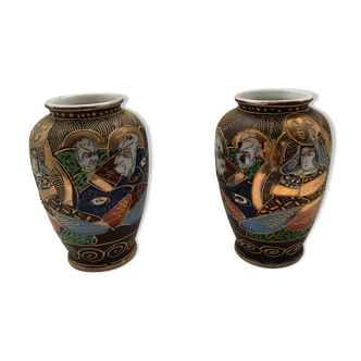 Two small Japanese porcelain vases tsasuma