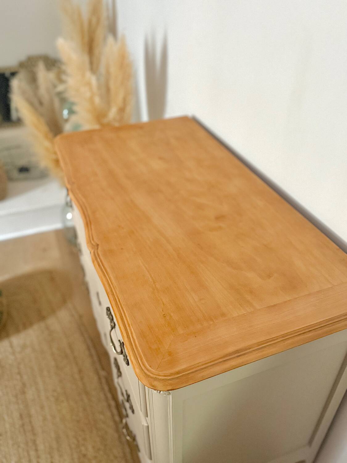 Antique chest of drawers