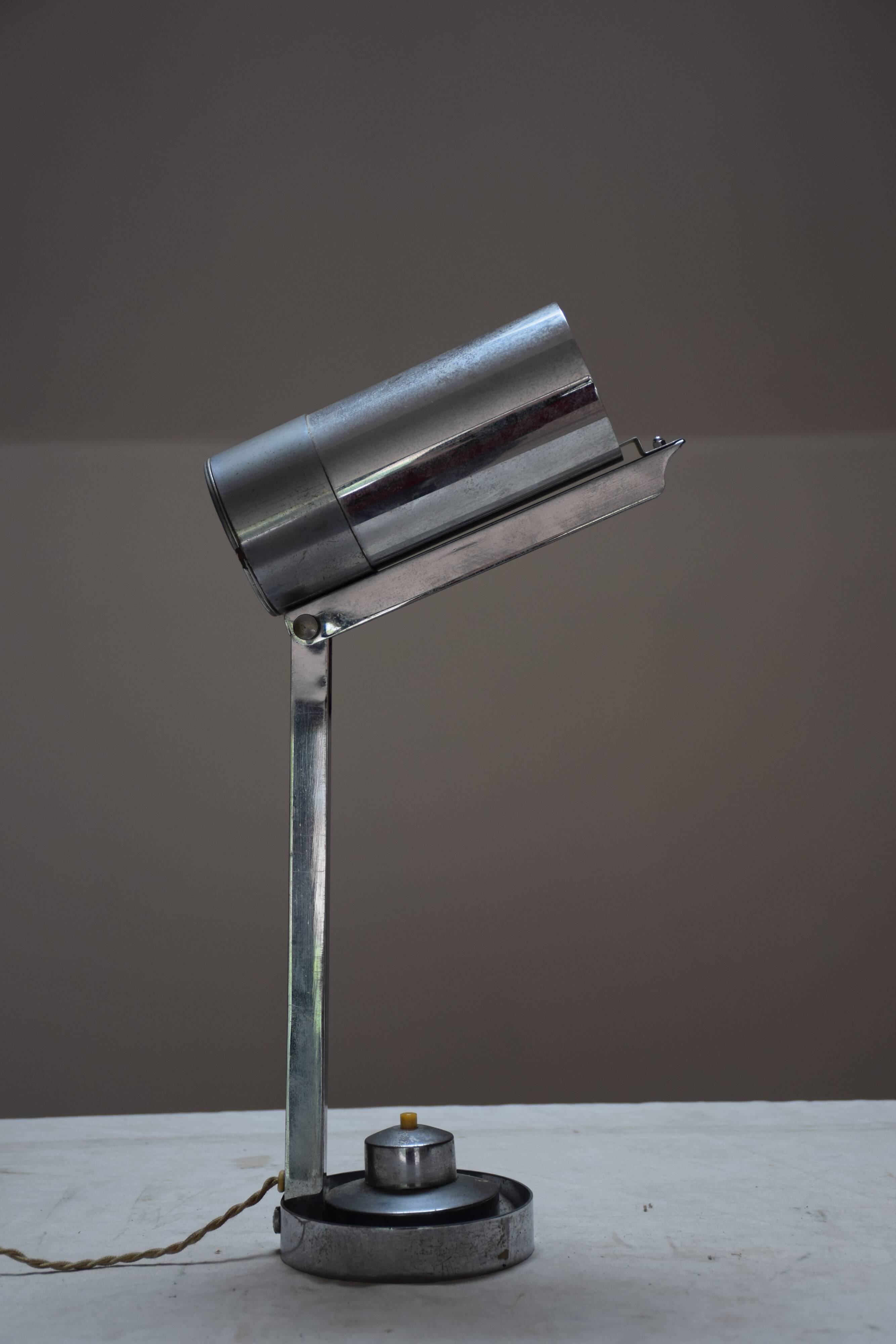 Boris Lacroix's lamp to lay