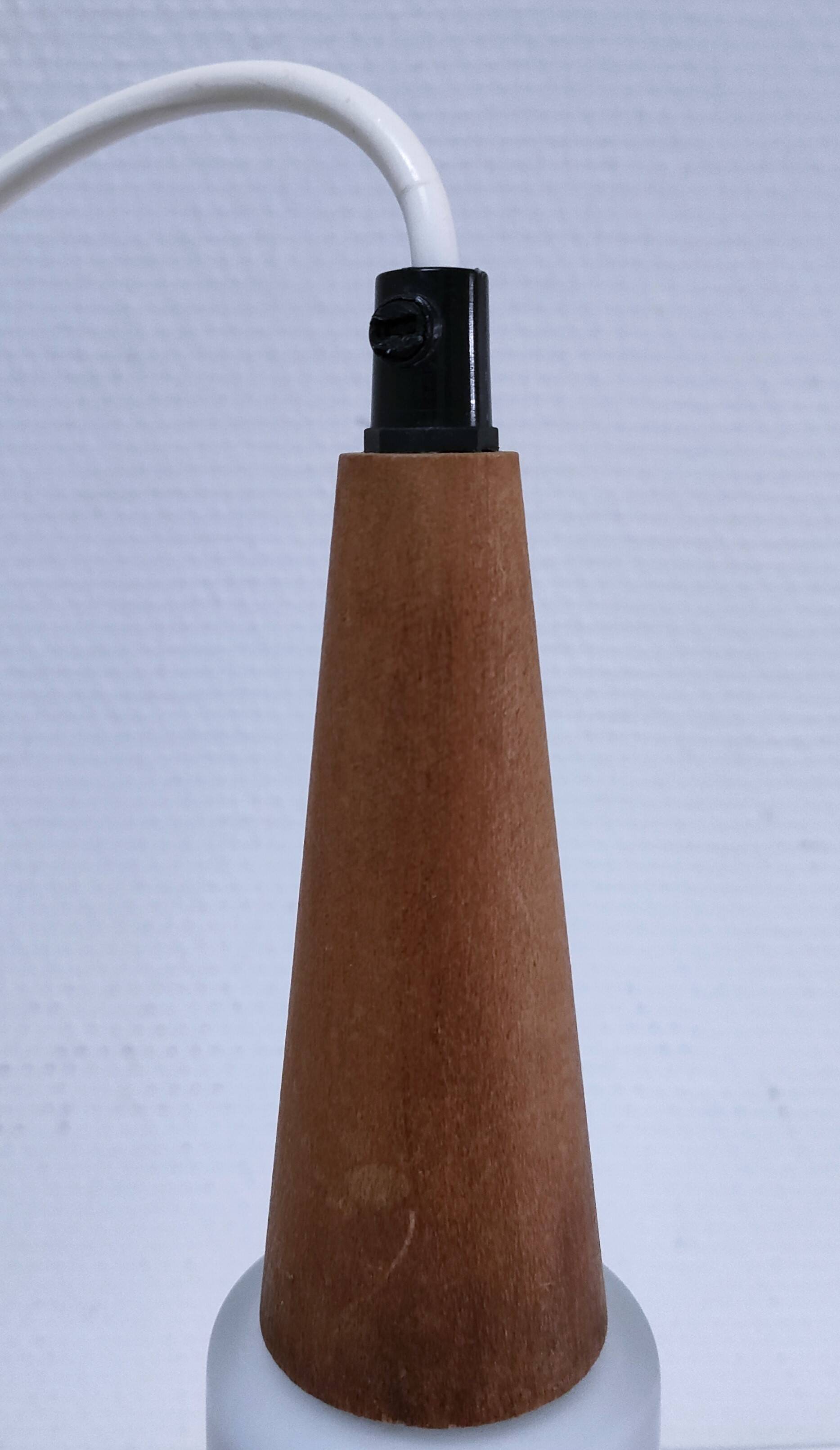 Suspension verre opalin et bois design années 70