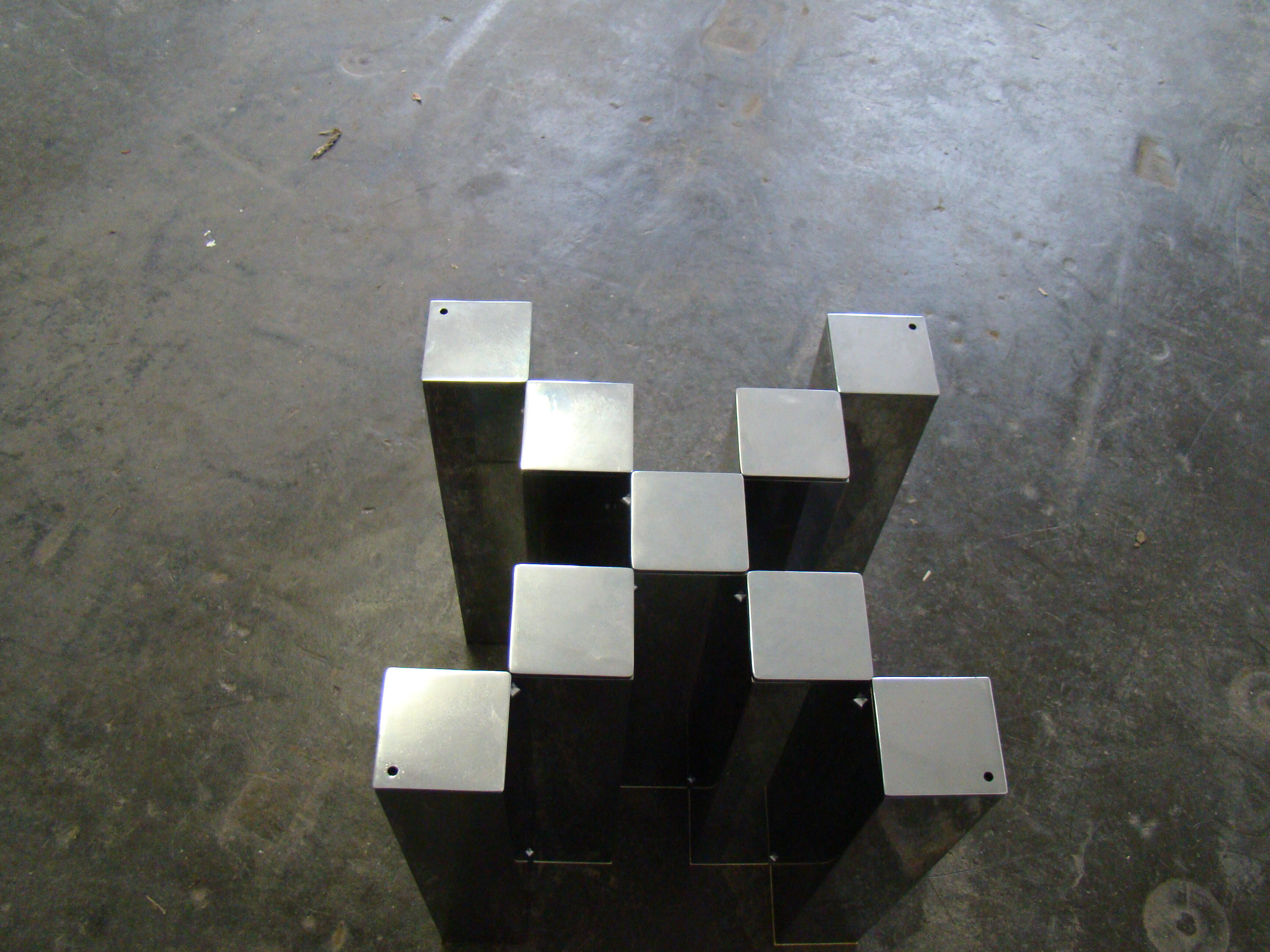 Table basse en verre fumé et chrome 1970