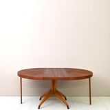 Scandinavian extending table by David Rosen