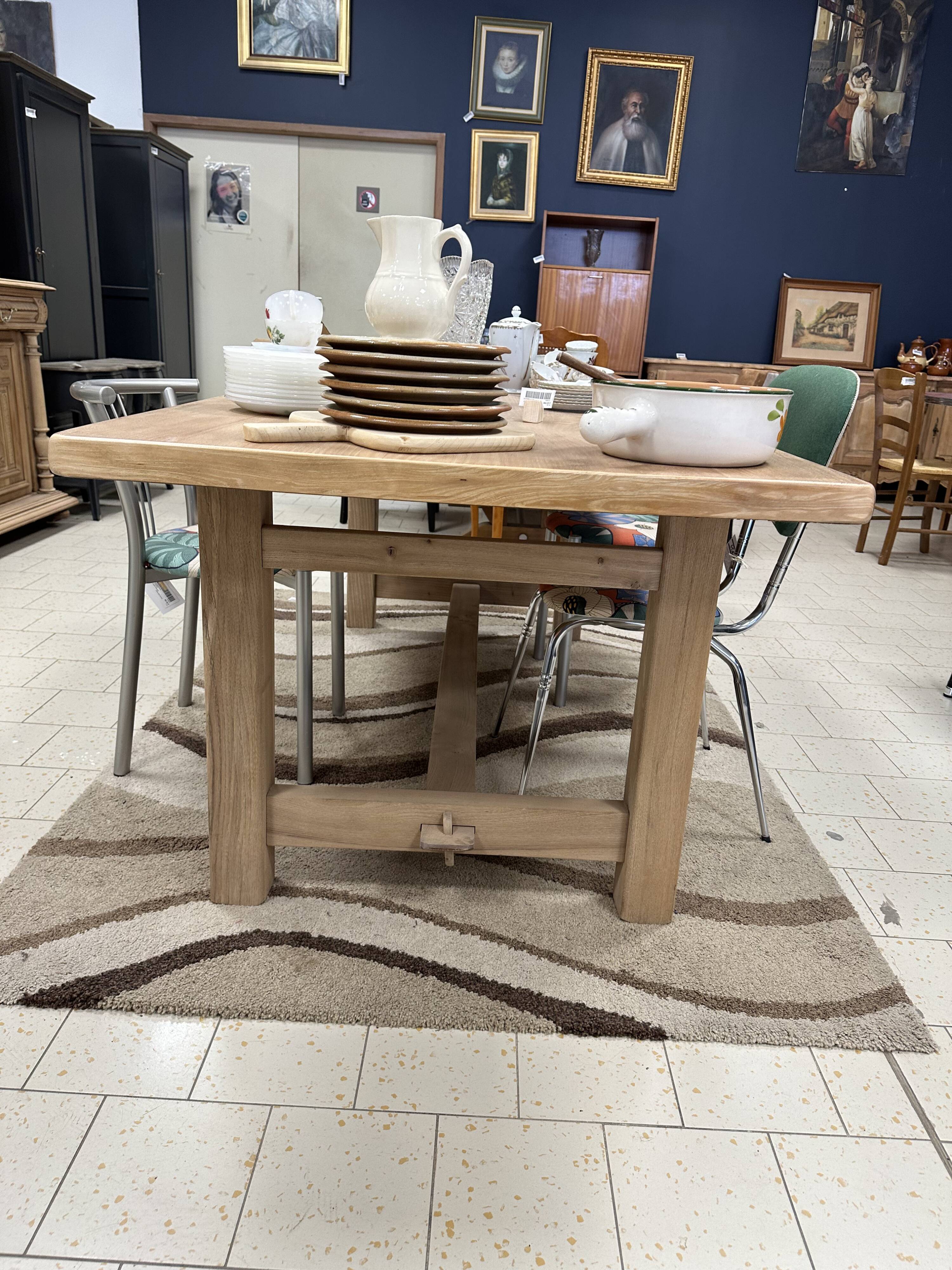 Table de salle à manger en chêne massif
