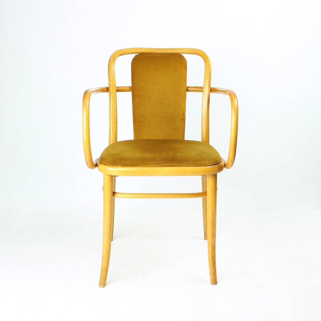 Fauteuil Ton en bois courbé et velours doré, Tchécoslovaquie 1930, 40 disponibles