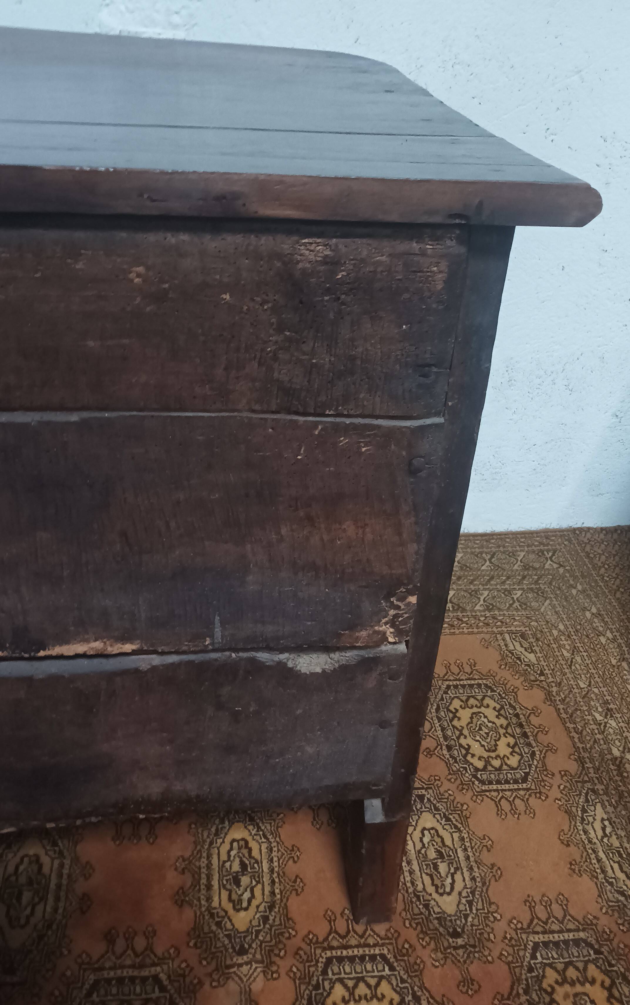 Grande commode sauteuse époque 18ème
