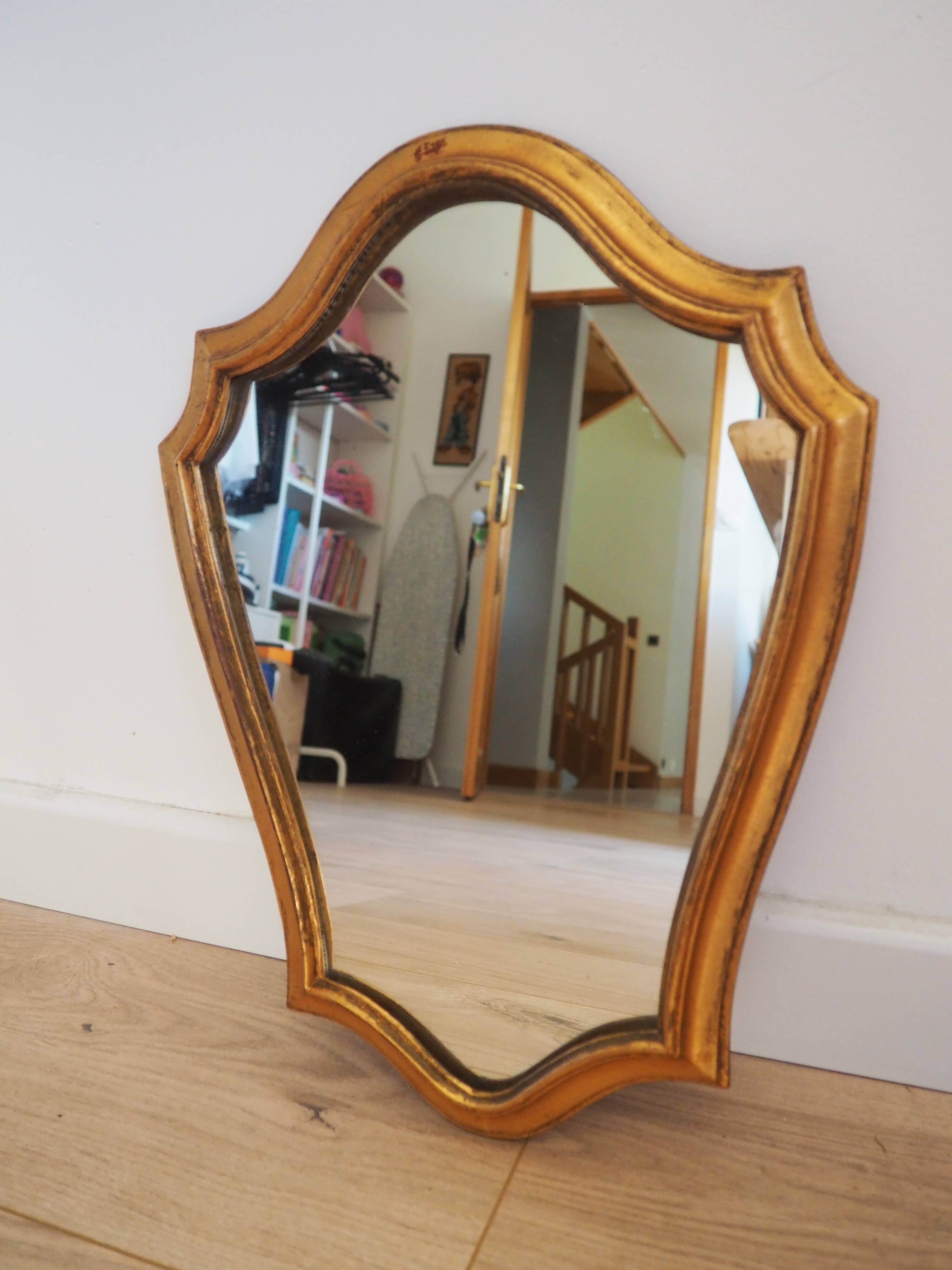 Small gilded wooden mirror with molding – vintage