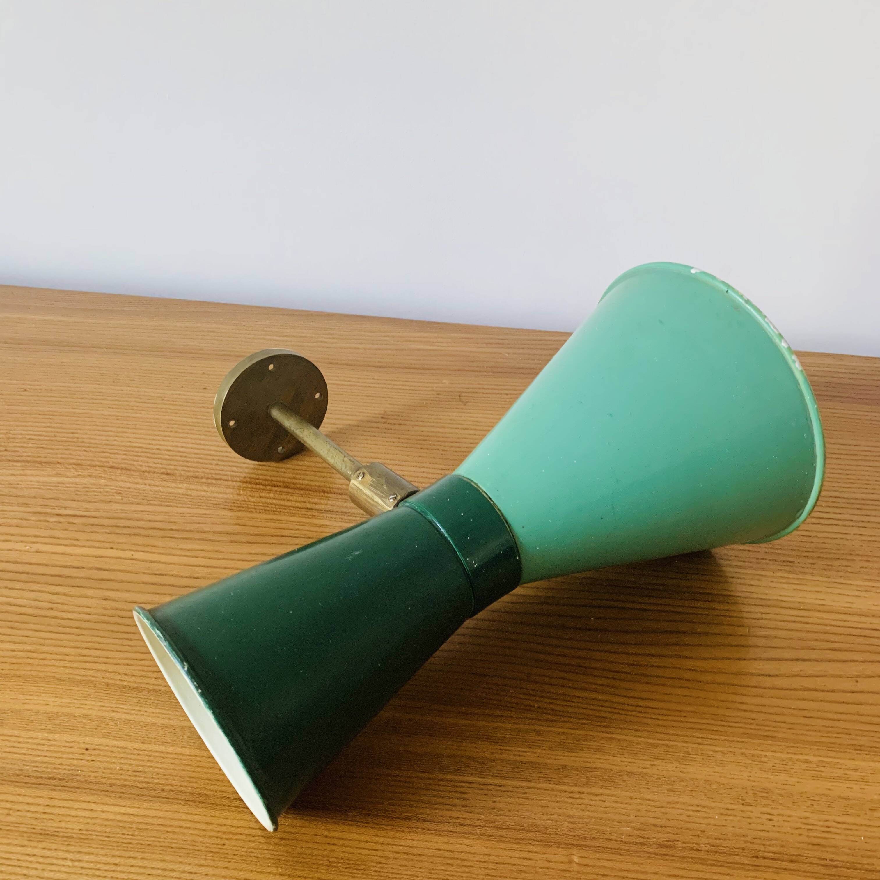 Diabolo wall light