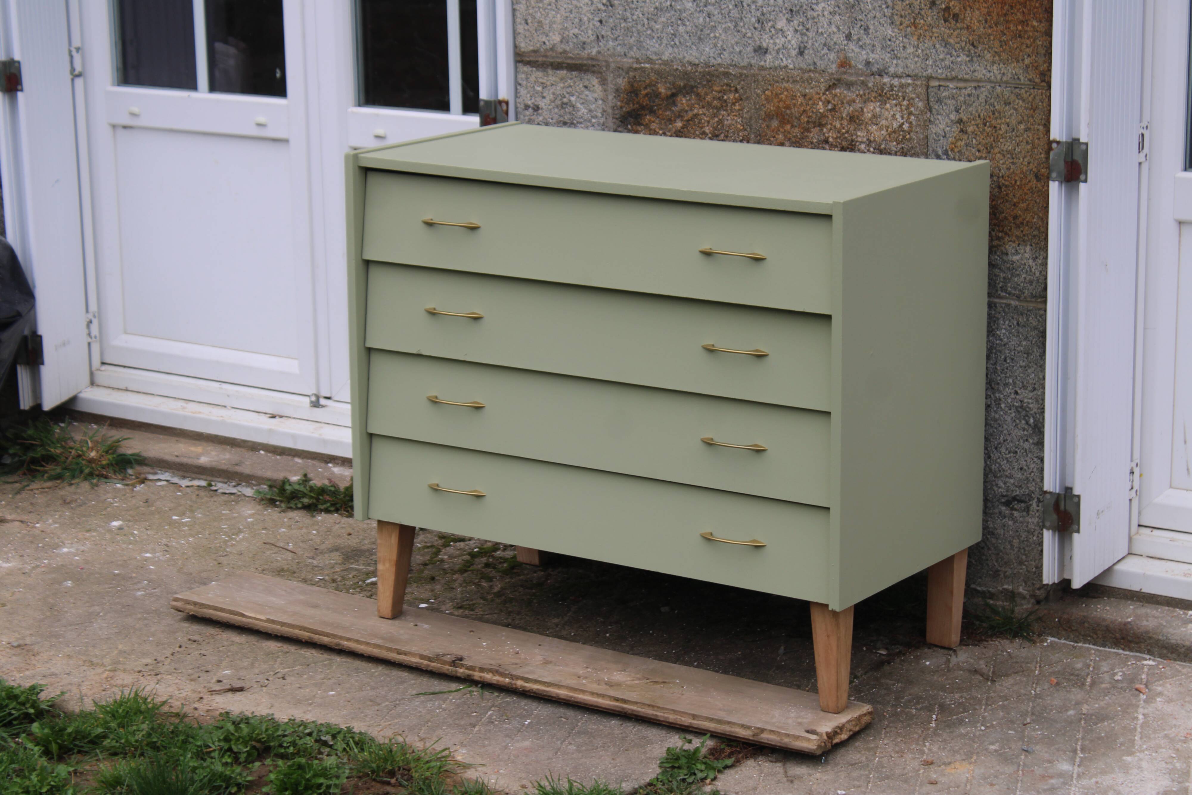 Renovated vintage Scandinavian chest of drawers – Lizard Green Pure & Paint