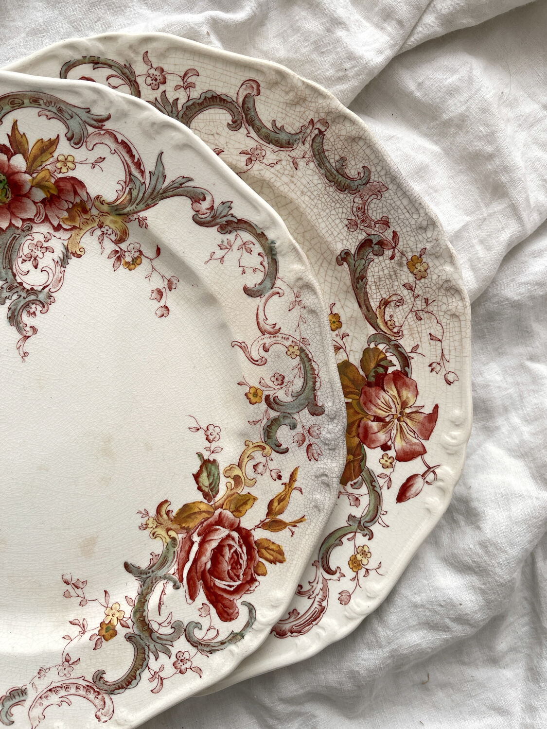 2 polychrome ironstone dinner plates "Wentworth" by Emile Bourgeois