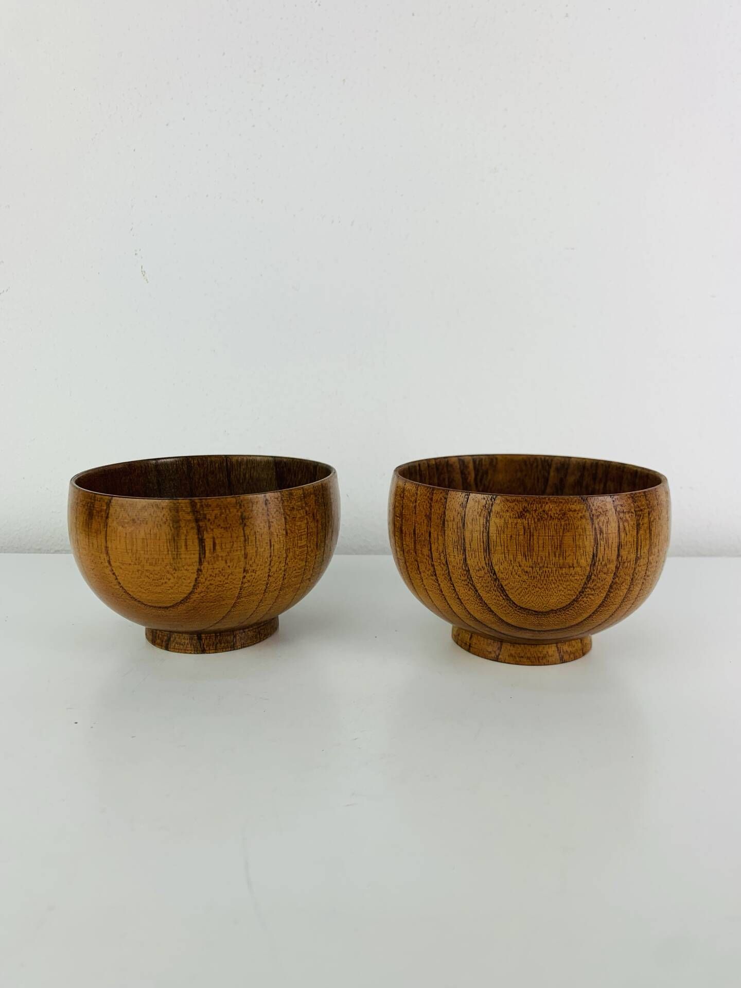 2 bowls/trays in Scandinavian teak