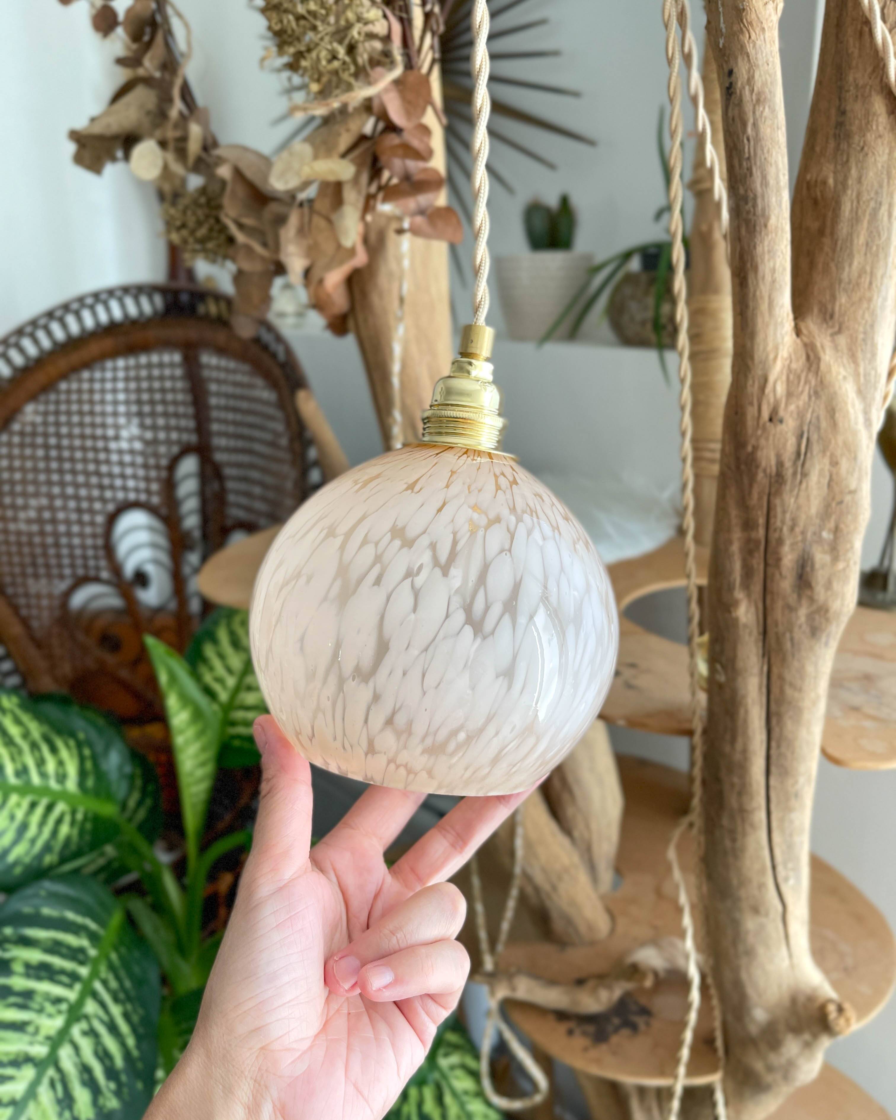 Vintage portable lamp with customizable pink Clichy glass globes