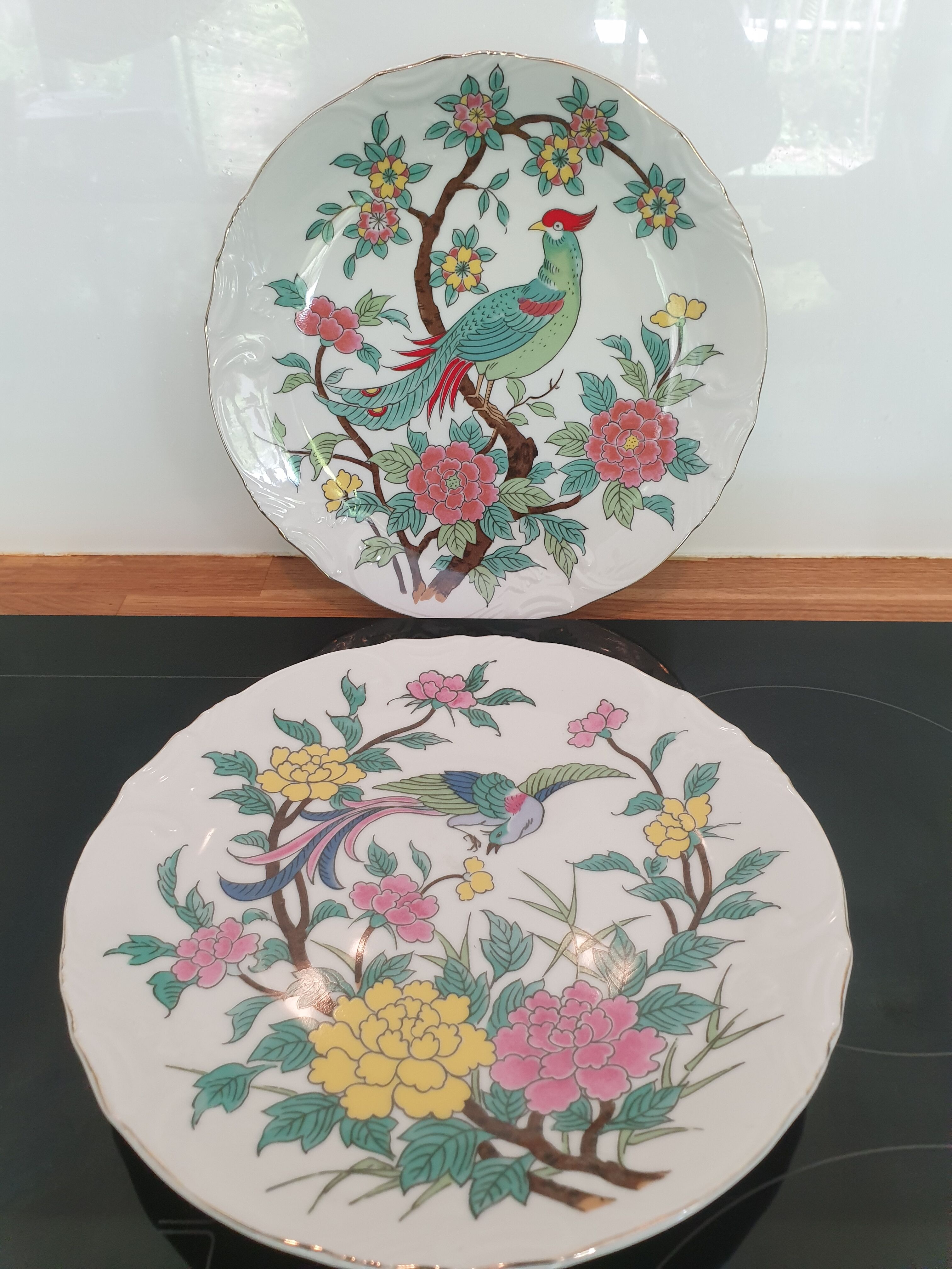 2 Japanese plates with Parrots