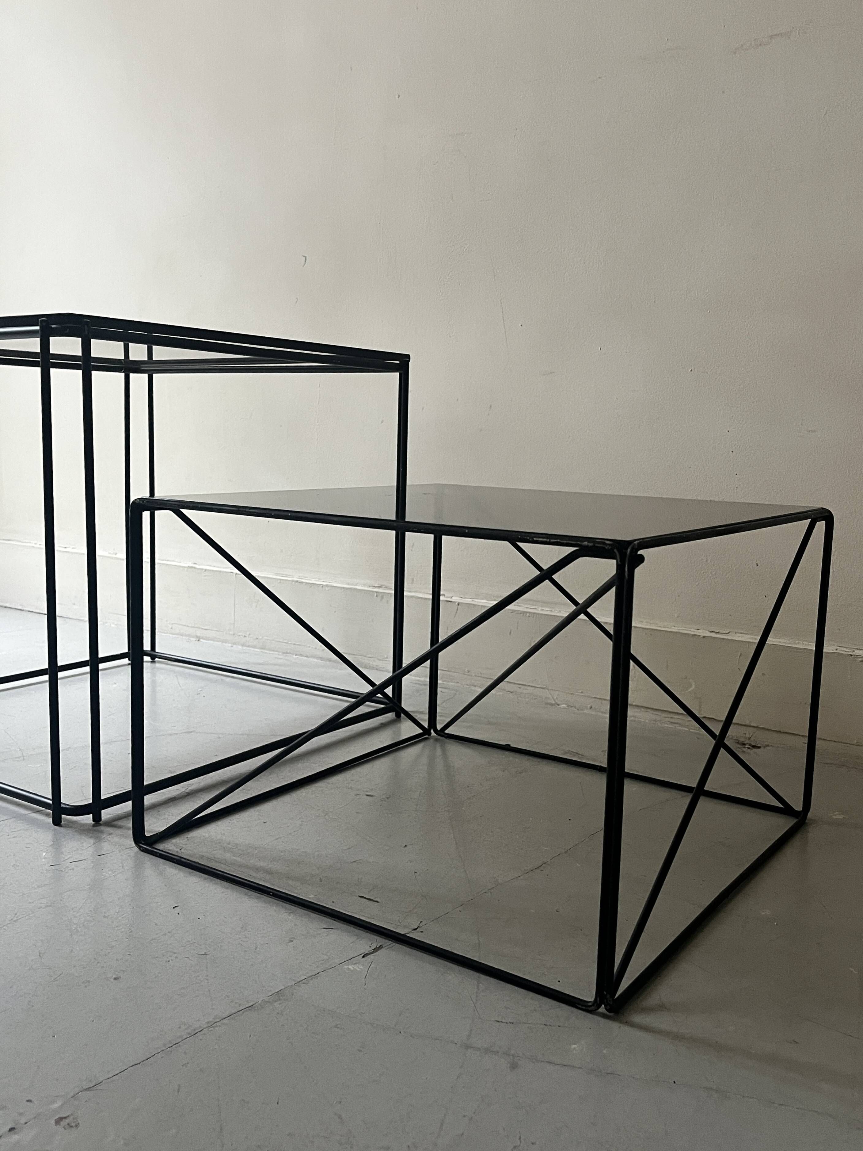 Isosceles coffee table in wire metal and black smoked glass, Max Sauze design 1970