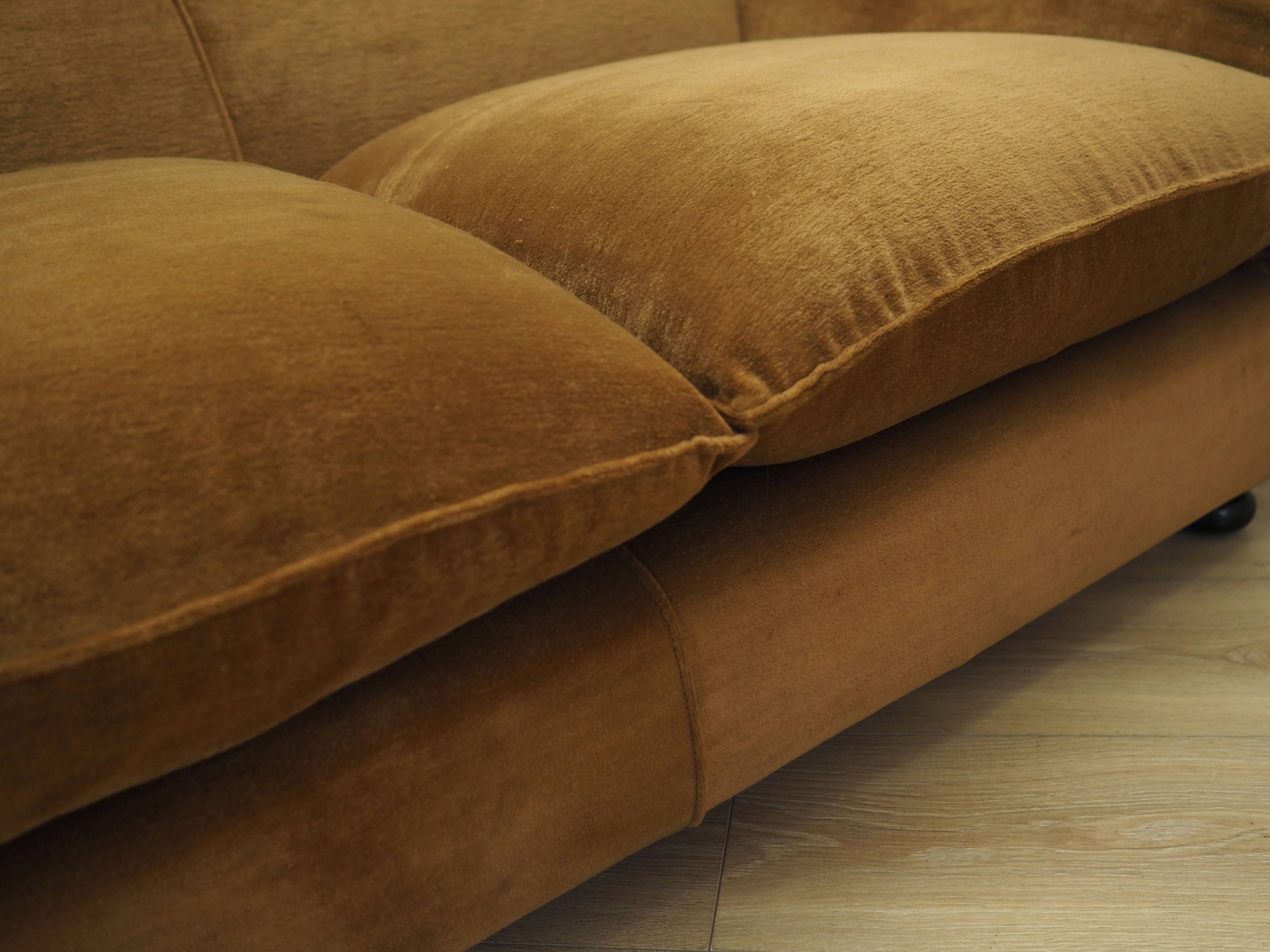 Brown velvet sofa, Italian design, 1970s, manufacturer: Dall'Oca
