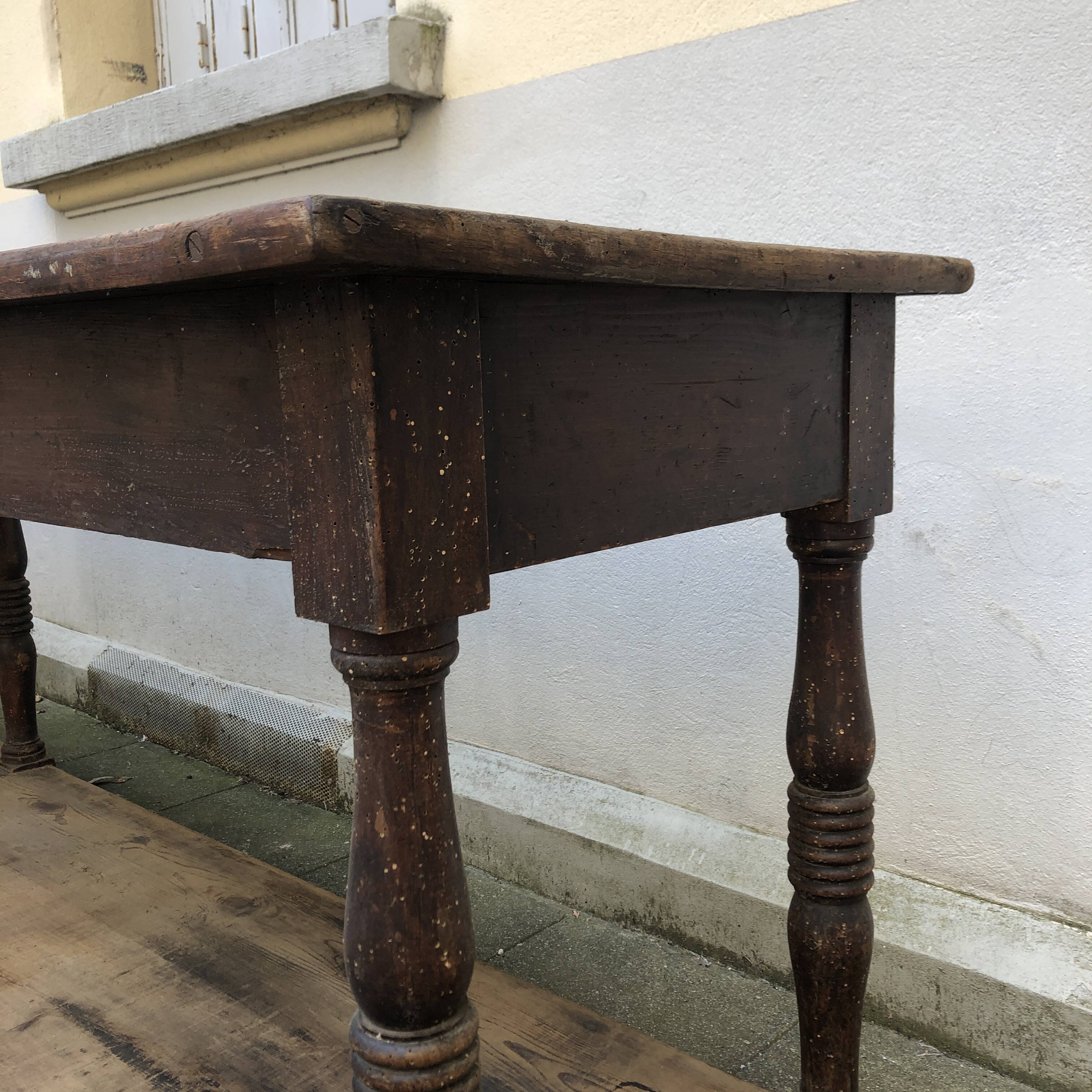 Cloth table