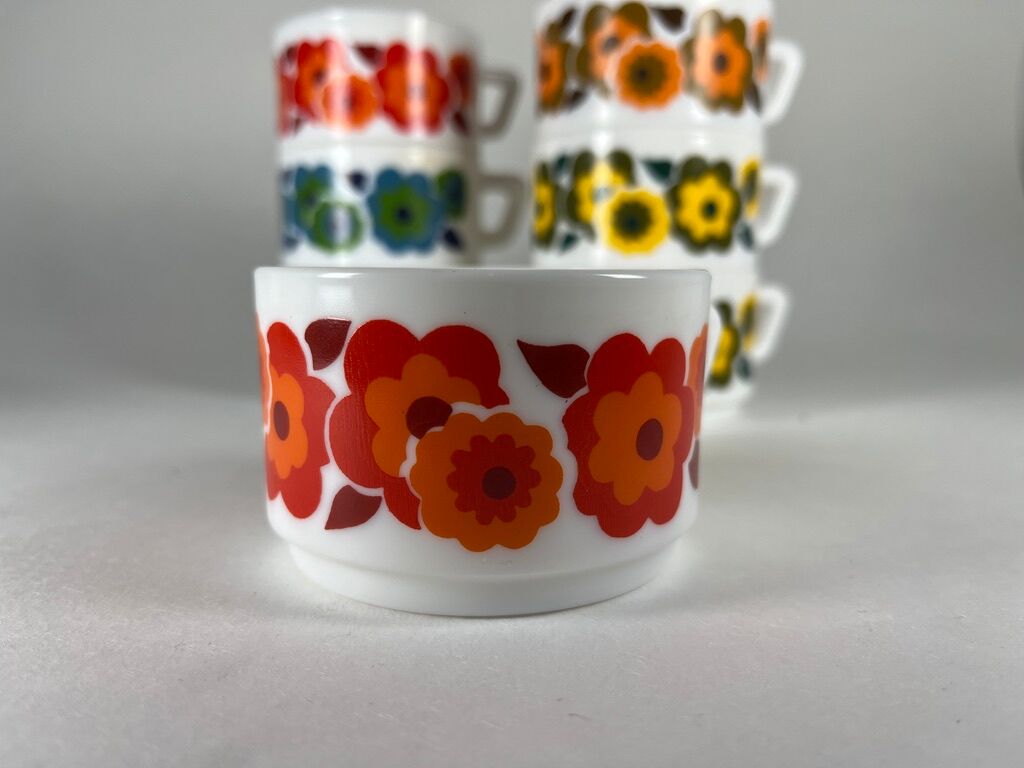 Arcopal cups 7 lotus french vintage 1970