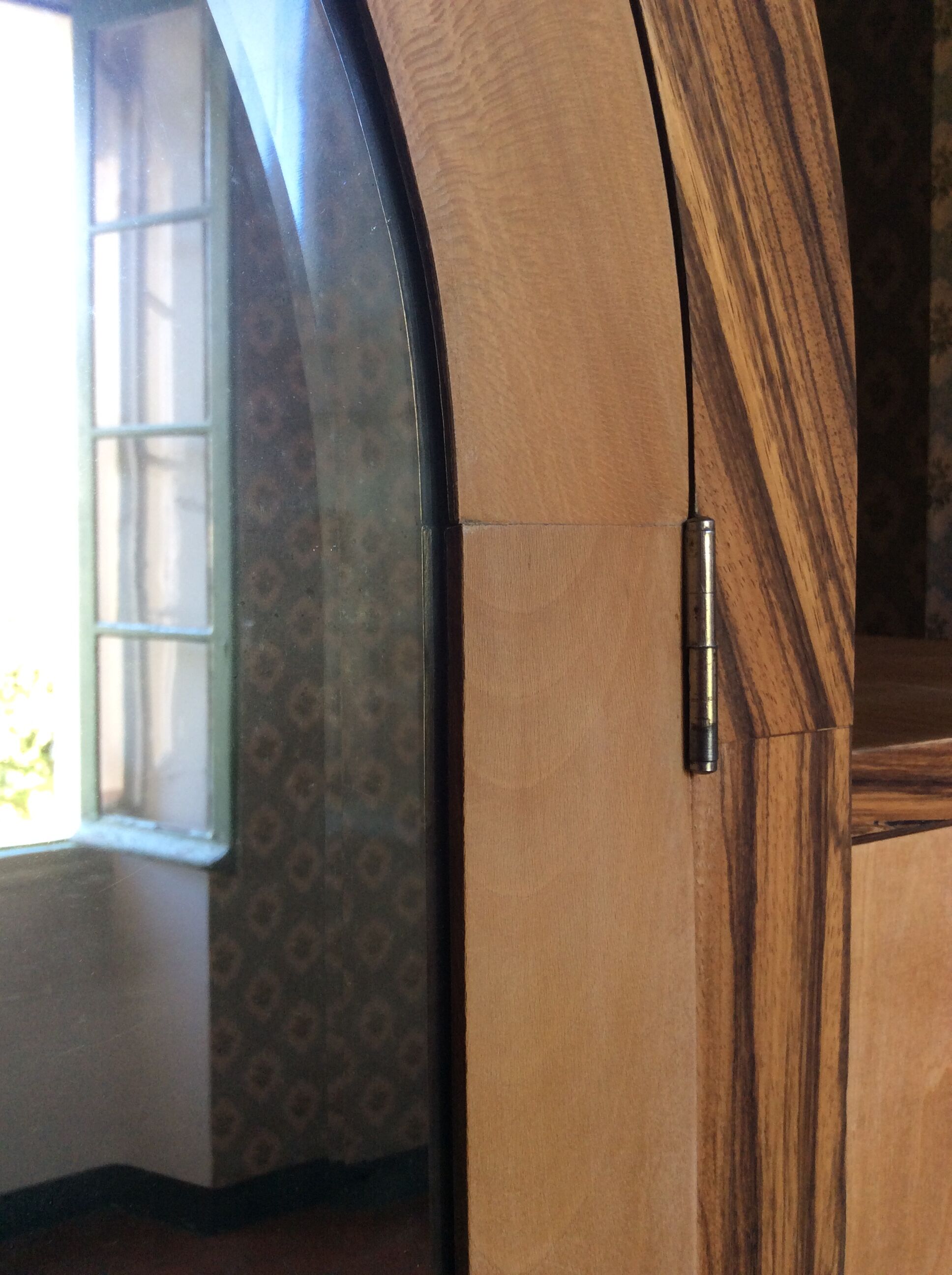 Ice-cream dressing closet with art deco dome