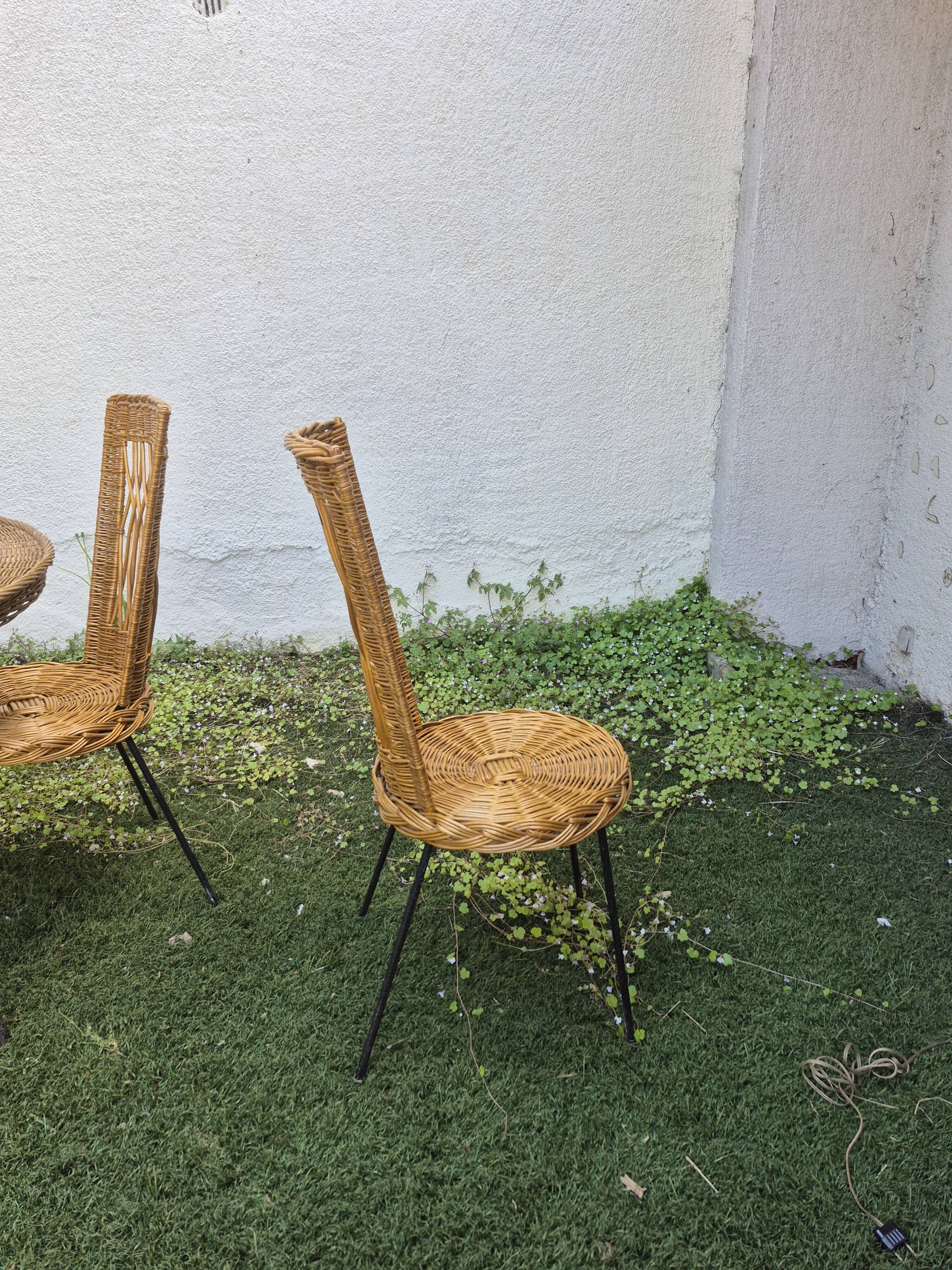 Wicker and black metal dining set