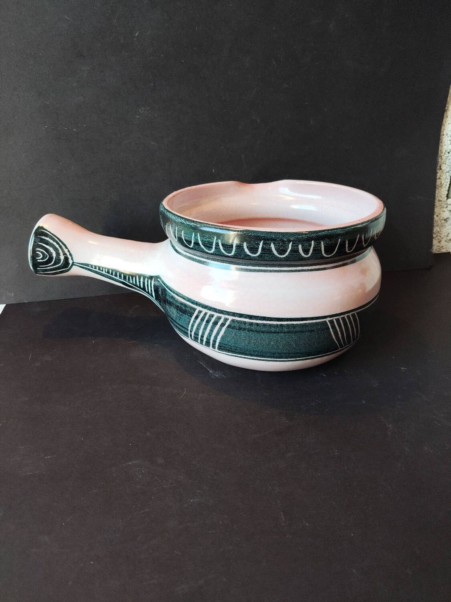 French artisan ceramics – decorative pan in Capron style – year